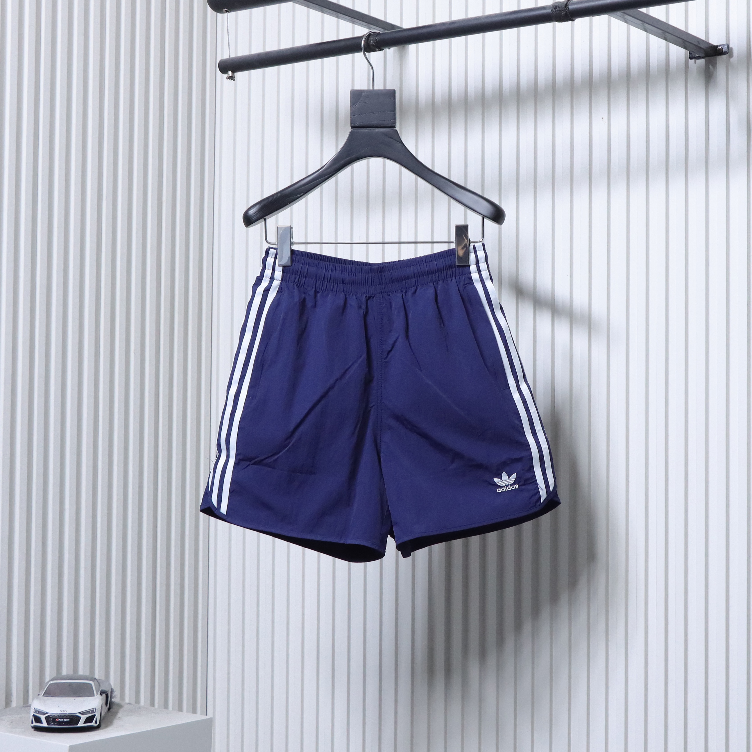     adidas Originals ADICOLOR Classic Stripe Shorts 03