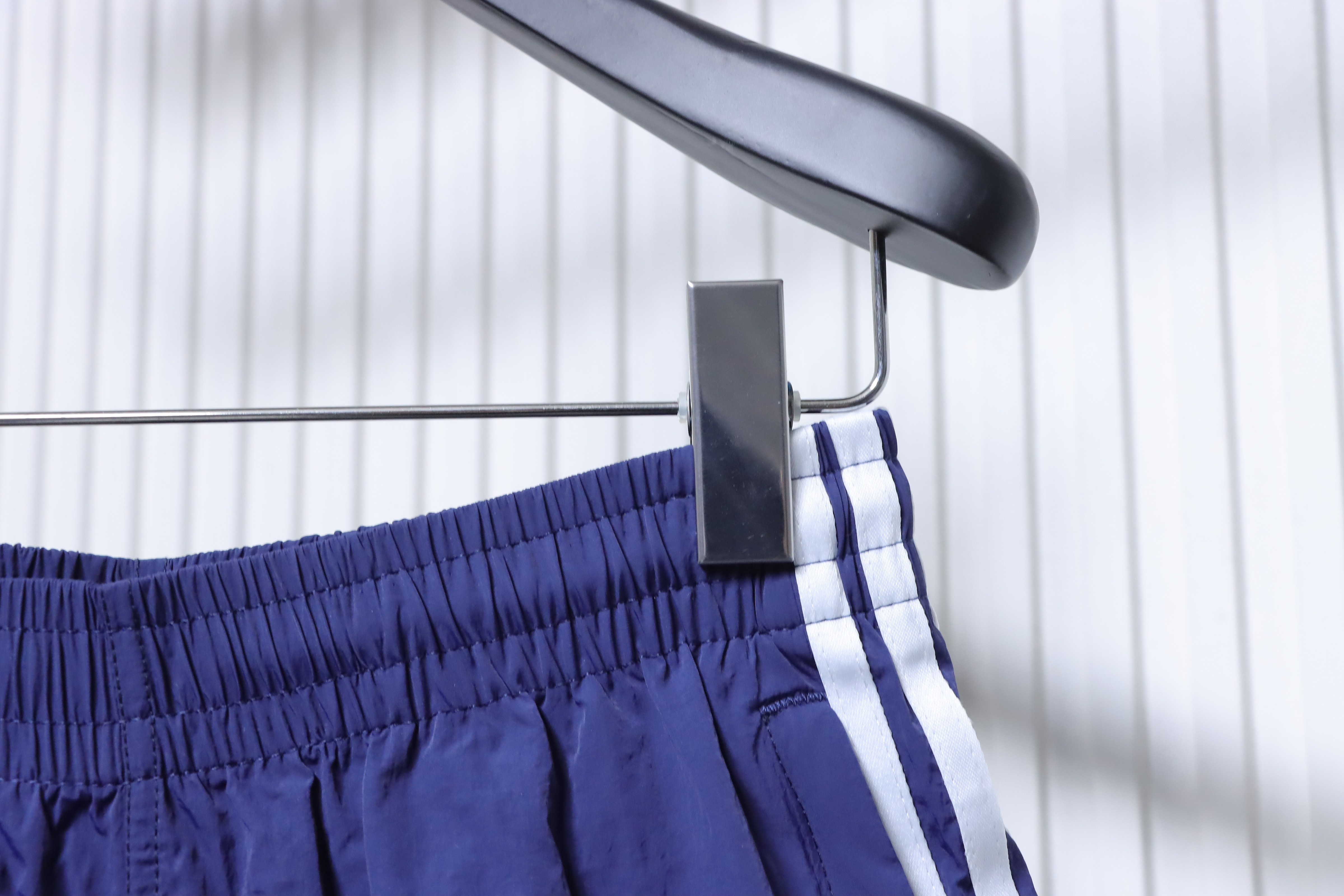     adidas Originals ADICOLOR Classic Stripe Shorts 03