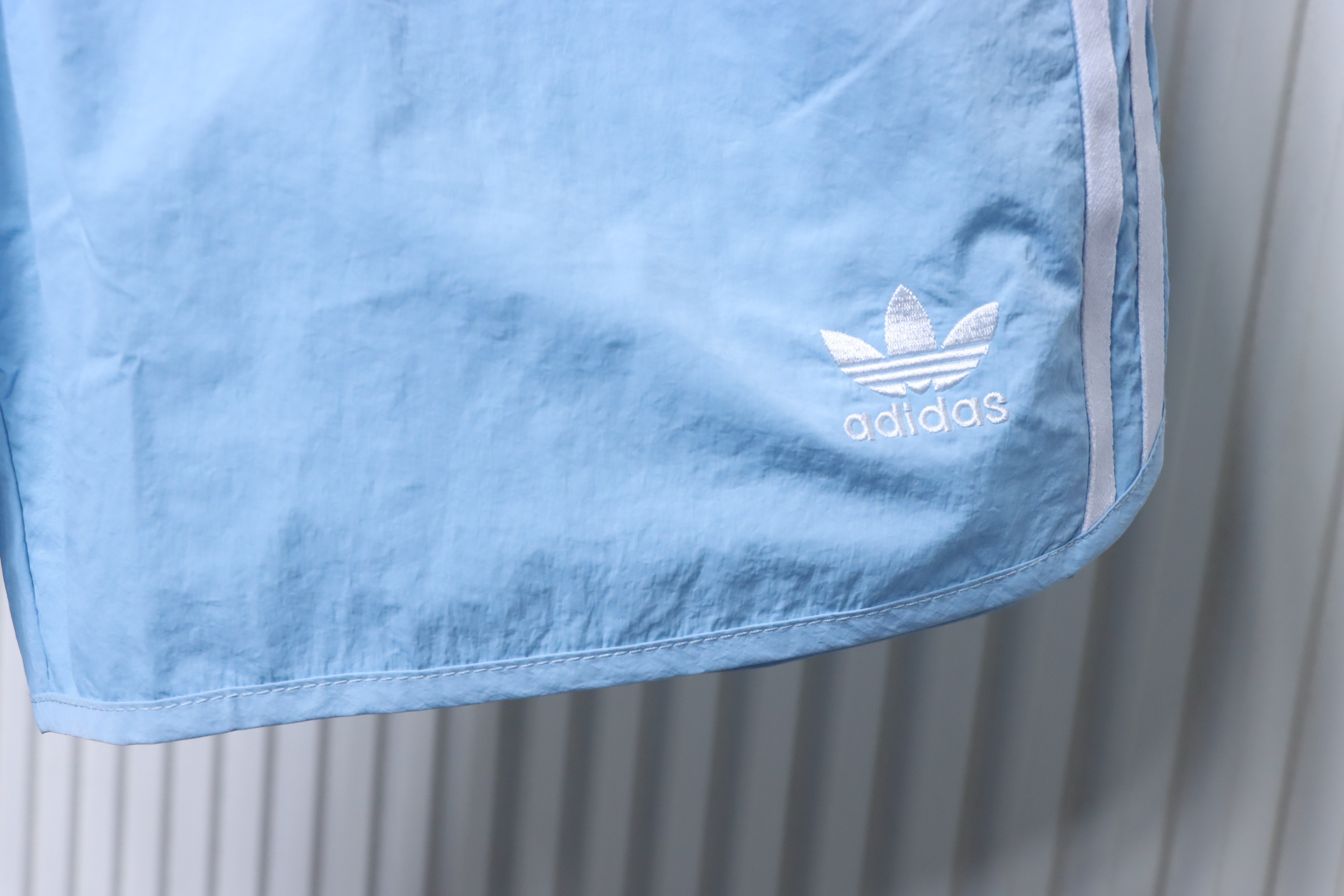     adidas Originals ADICOLOR Classic Stripe Shorts 04