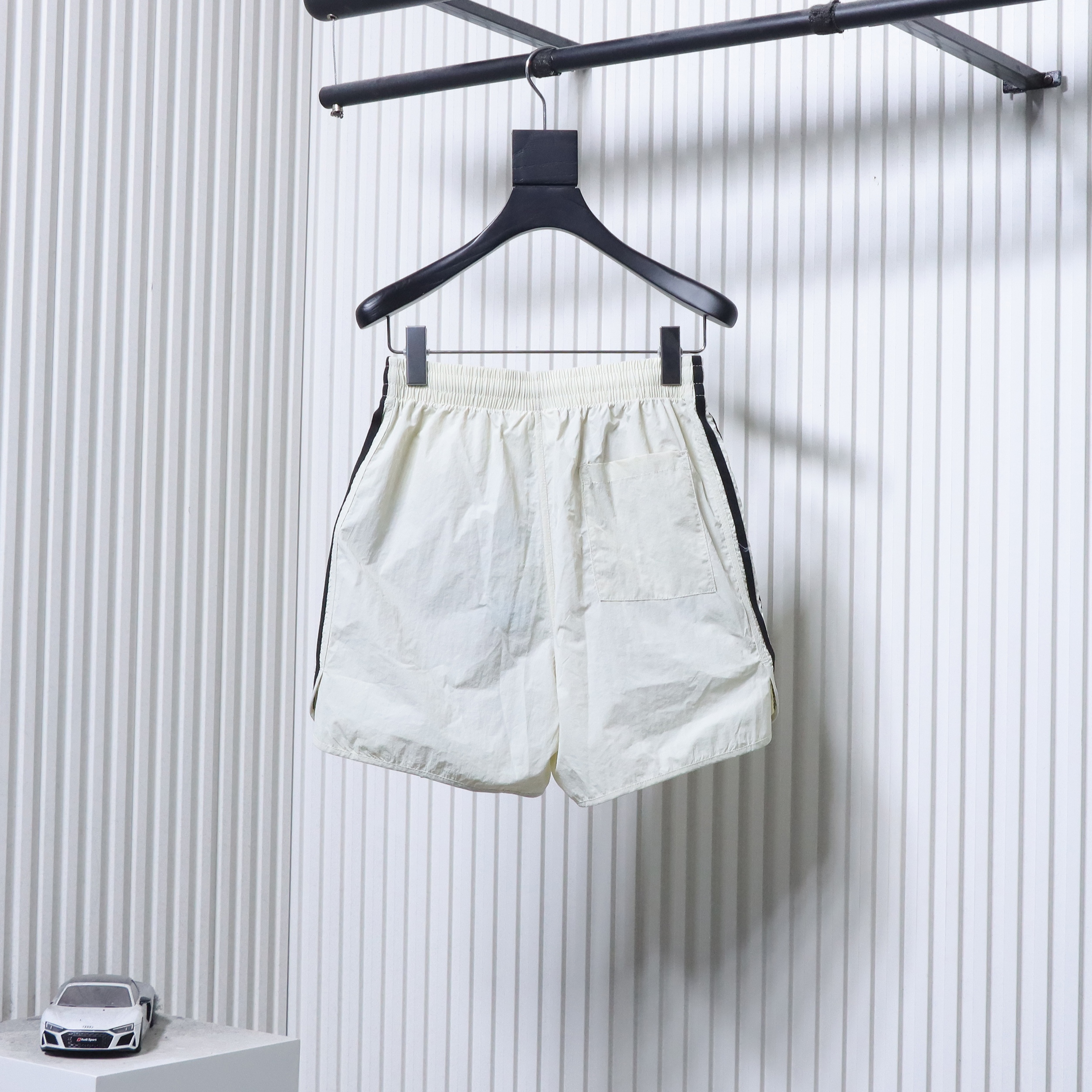     adidas Originals ADICOLOR Classic Stripe Shorts 05