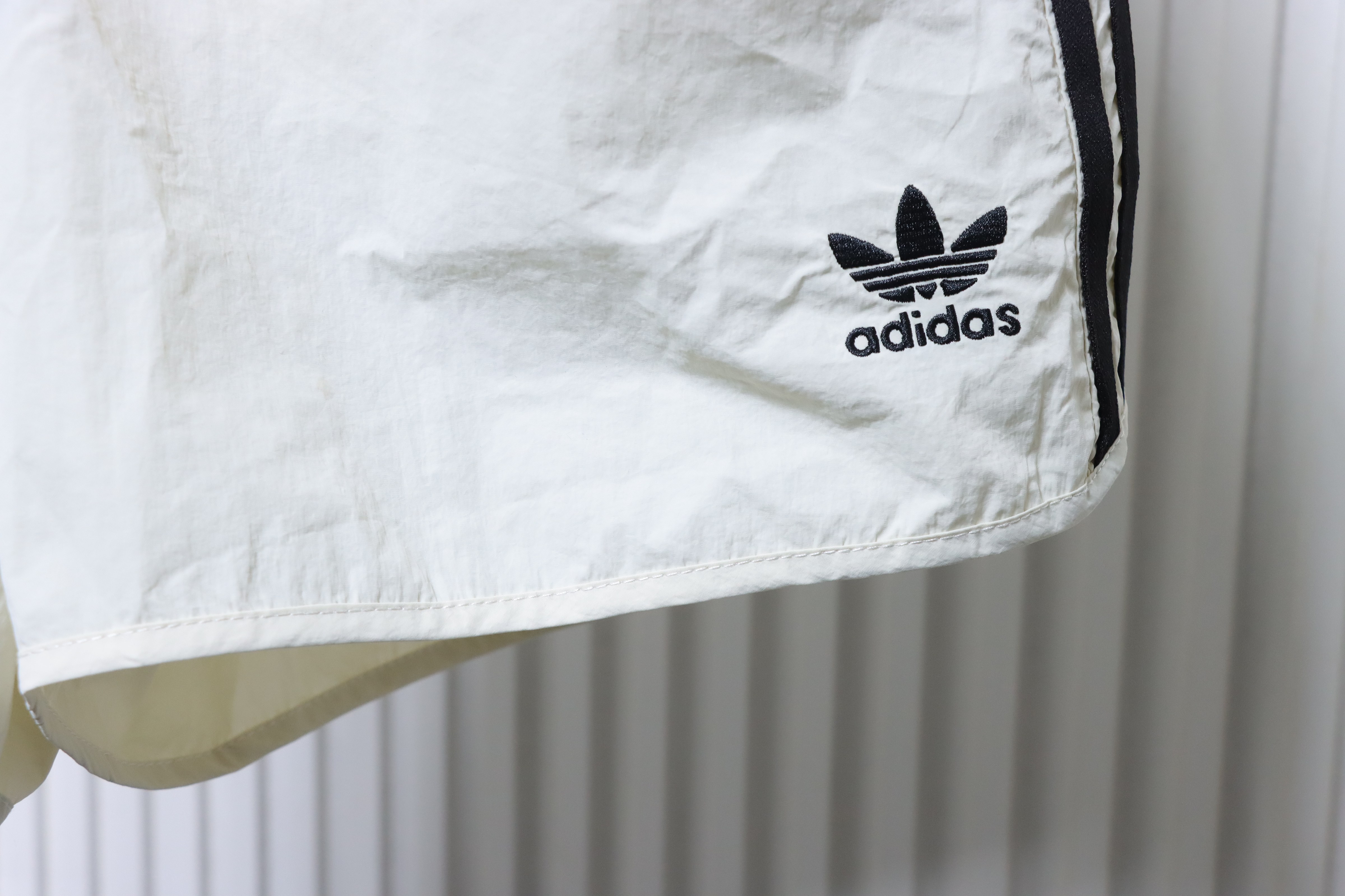     adidas Originals ADICOLOR Classic Stripe Shorts 05