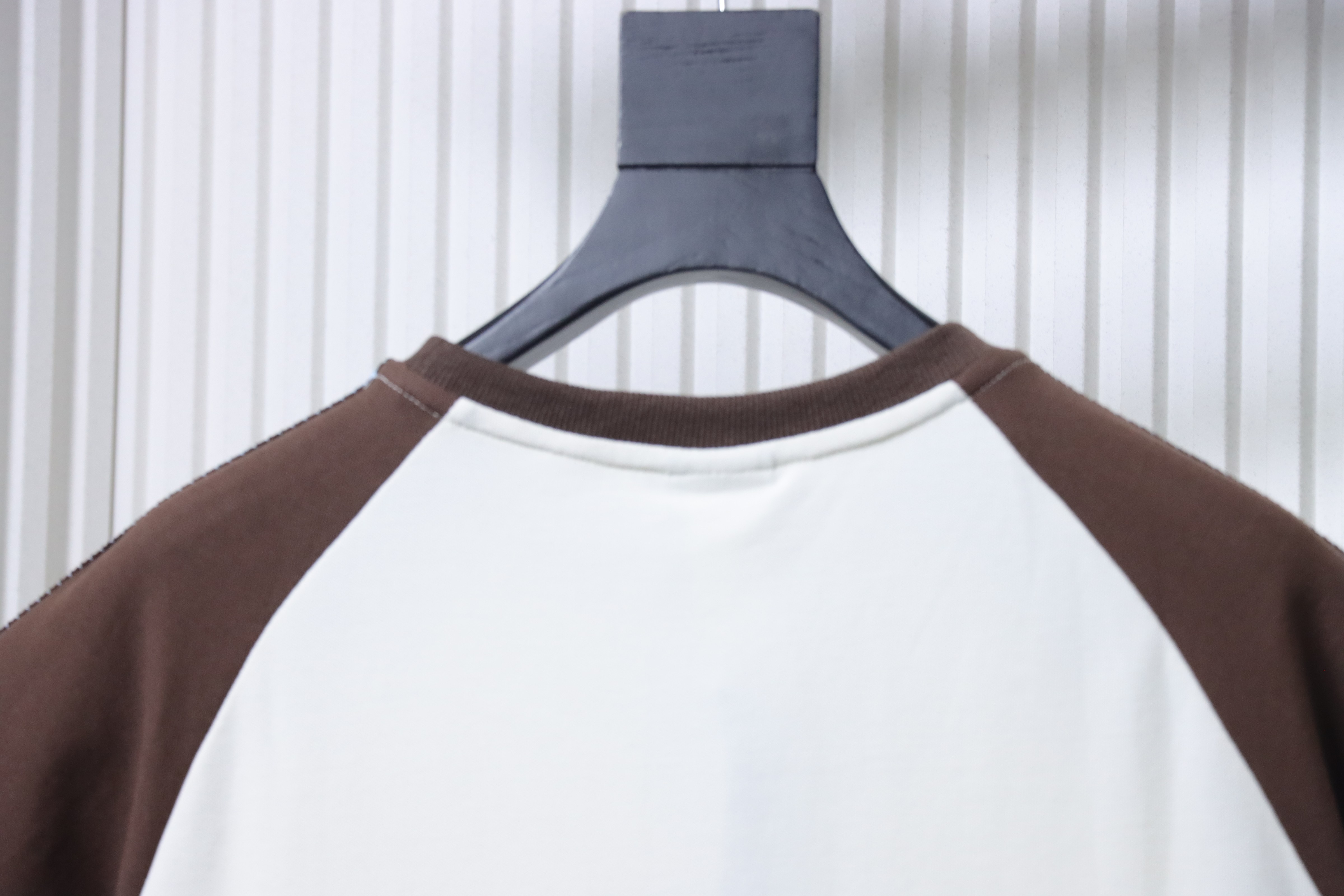     adidas Originals BRITCORE RINGER Oversized T-Shirt 01
