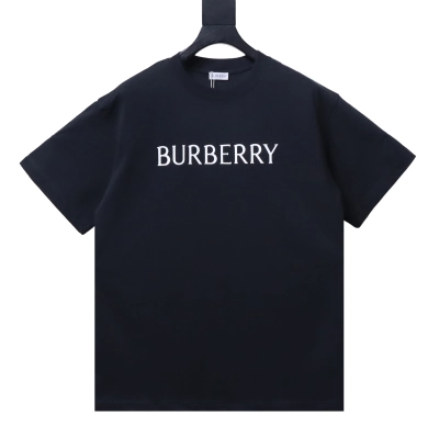    Burberry Classic Rubber Logo Crewneck T-Shirt 02 01