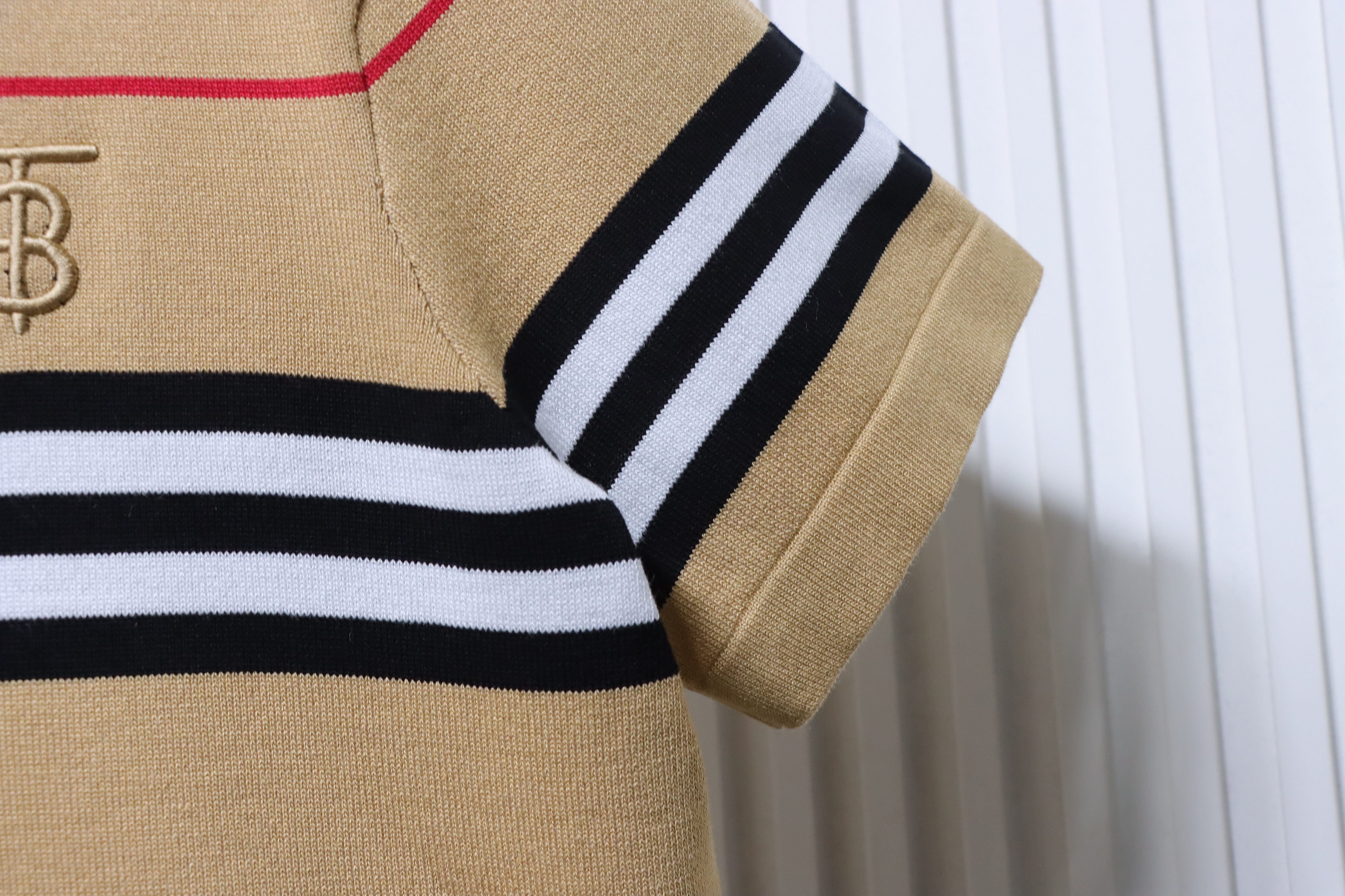     Burberry Classic TB Embroidery Stripe Knit T-Shirt