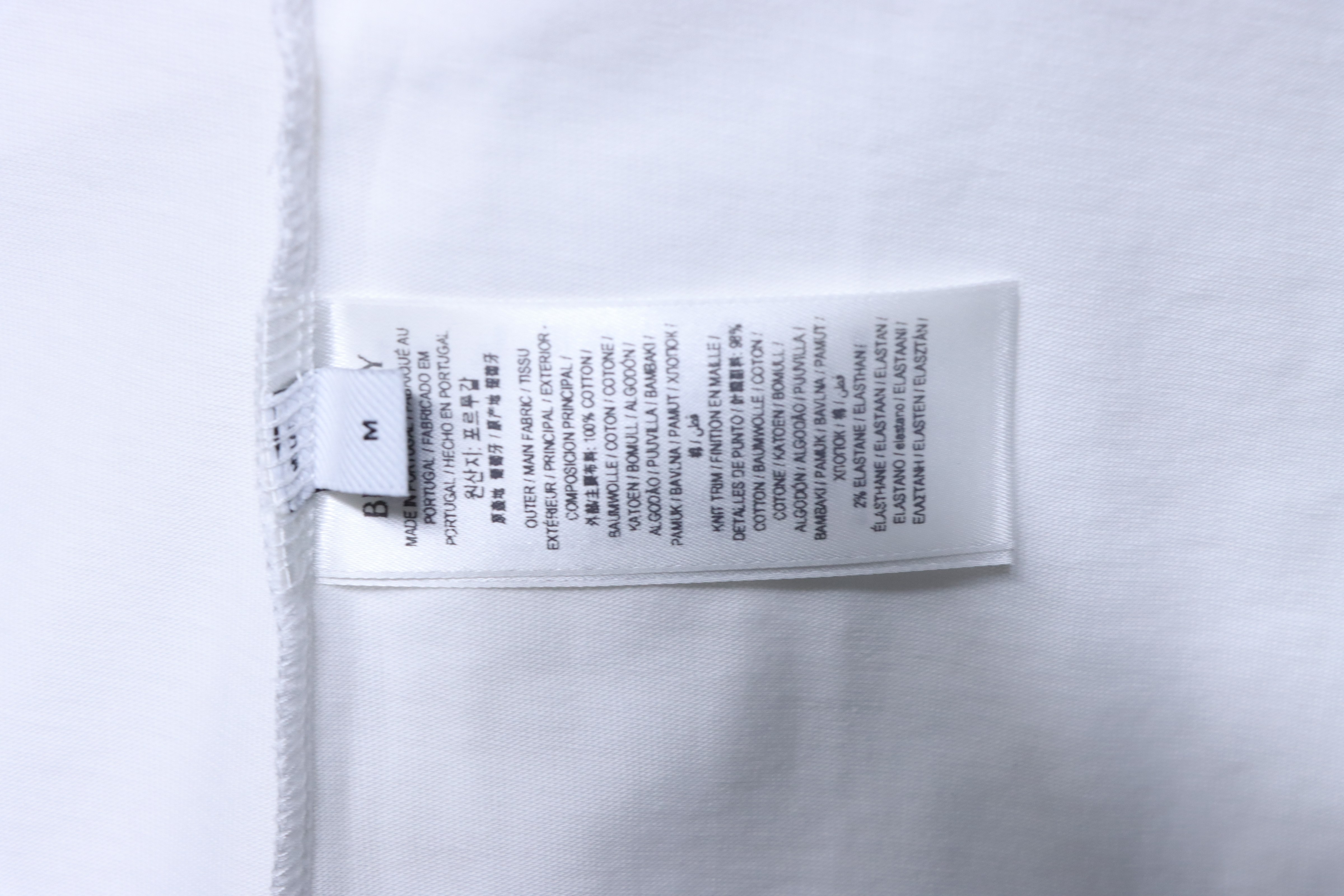    Burberry Equestrian Knight Embroidery Logo T-Shirt 01