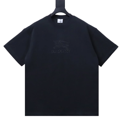    Burberry Equestrian Knight Embroidery Logo T-Shirt 02 02