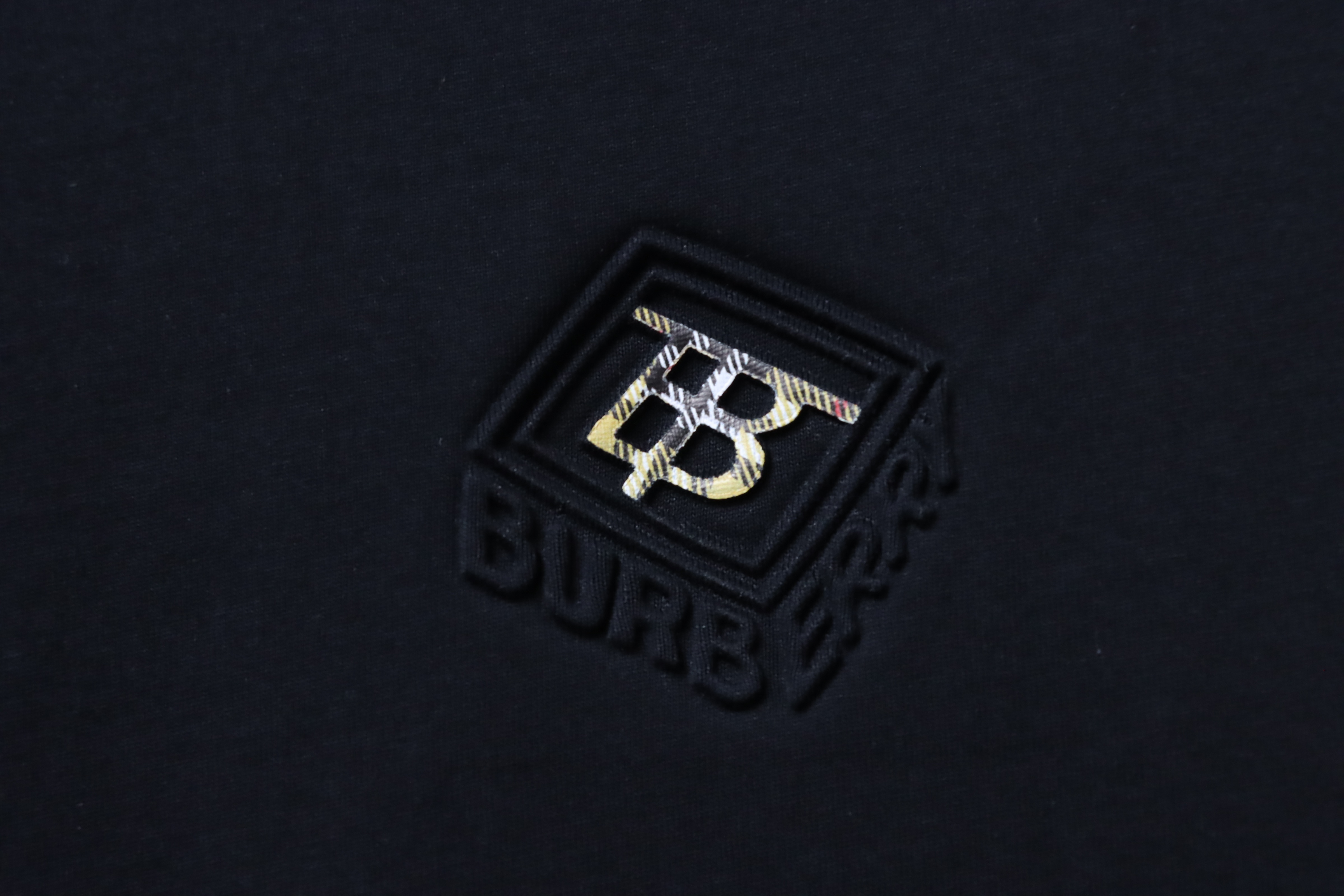     Burberry TB Check Block Letter Embossed T-Shirt 02
