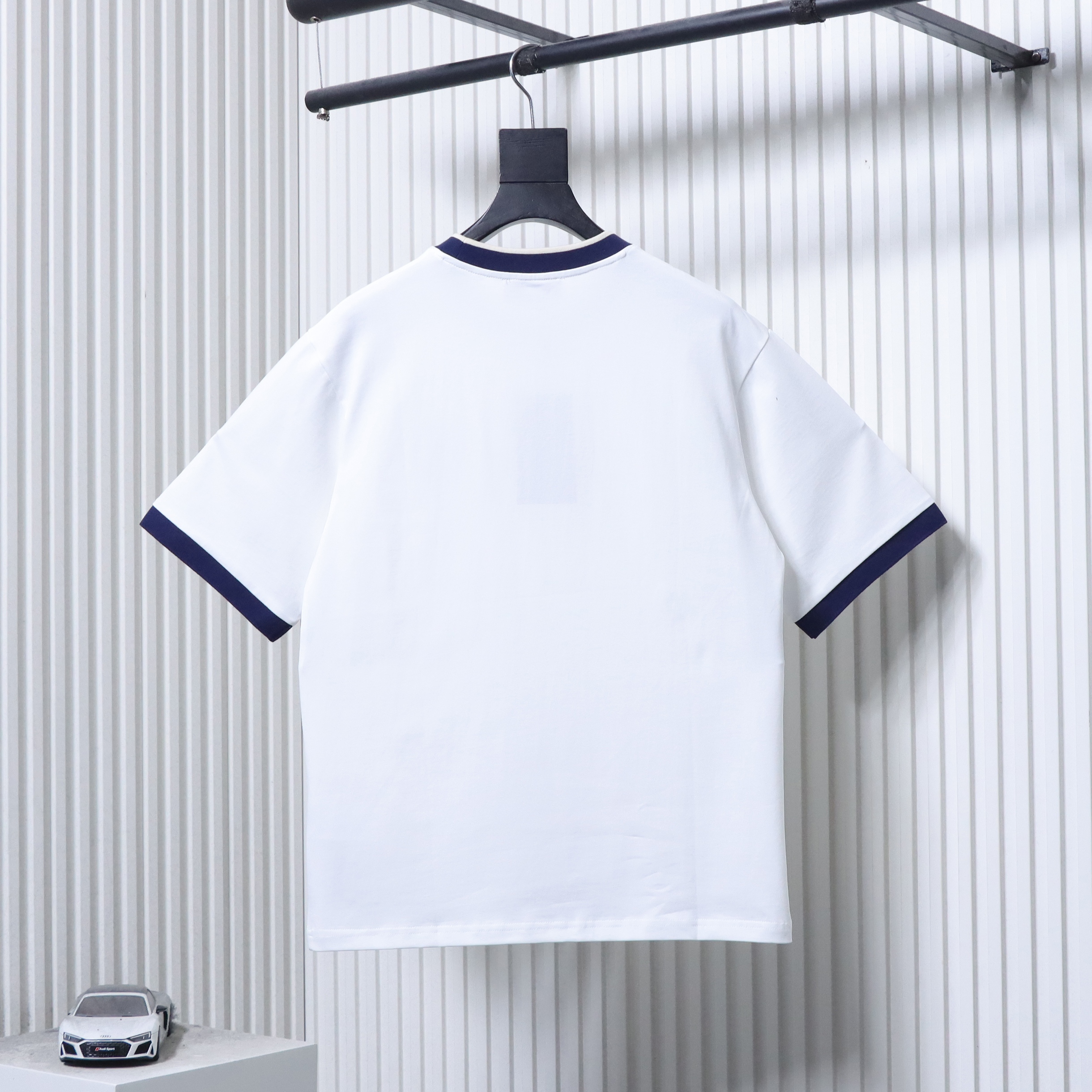     Gucci Varsity Colorblock Rib Collar 1921 GG Embroidery T-Shirt 01