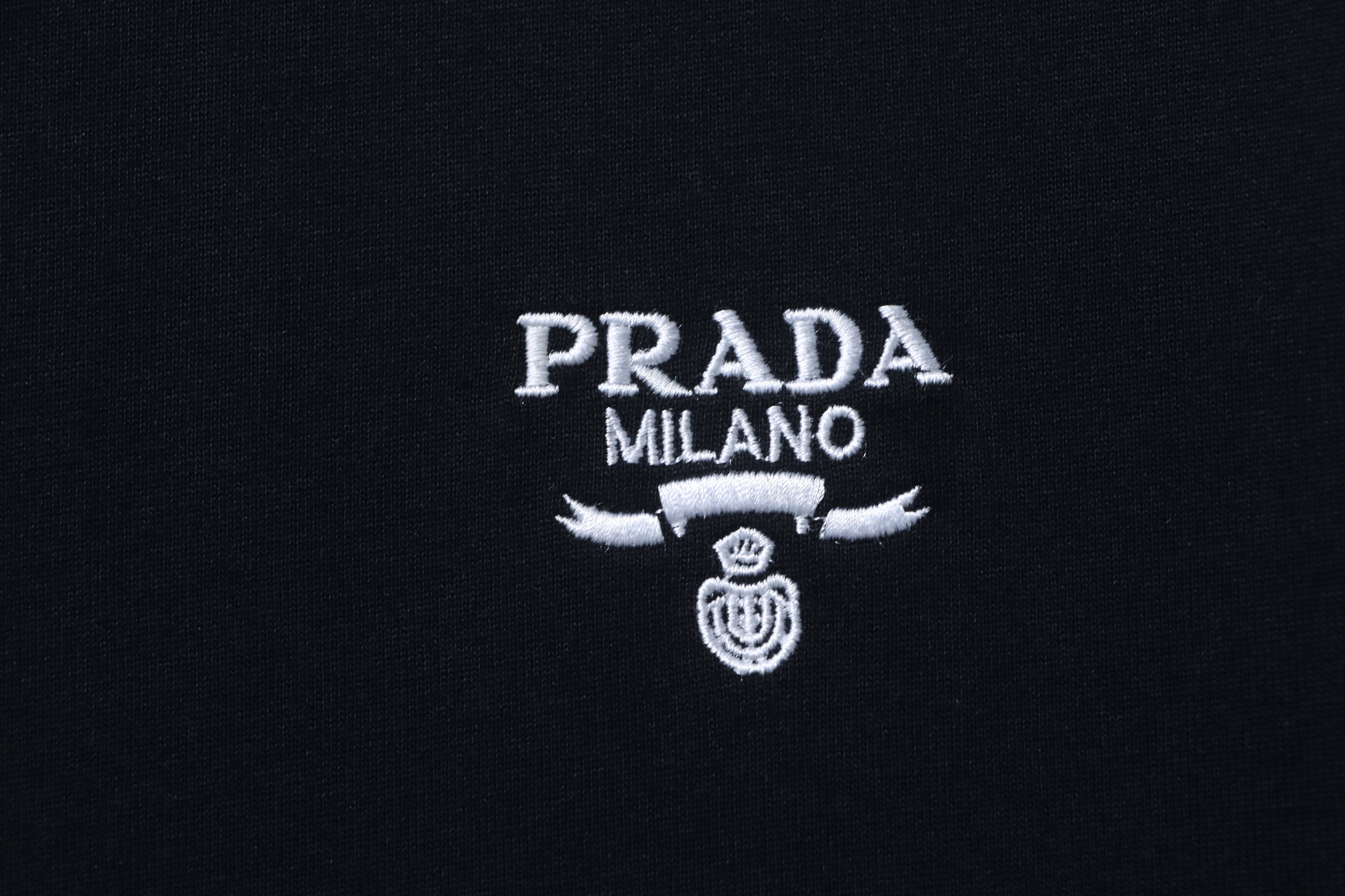  Prada Logo T-Shirt-DC2