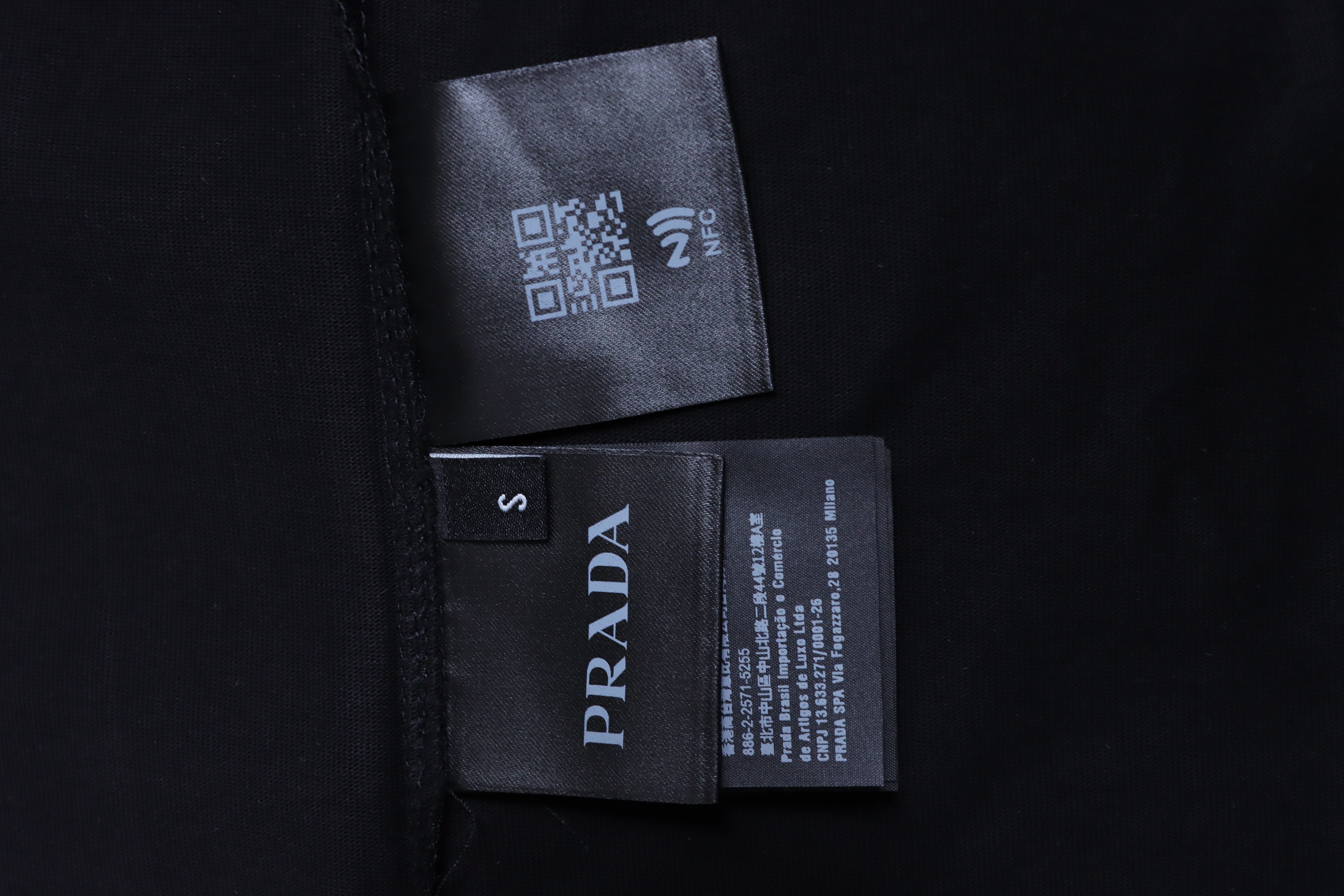  Prada Pocket Appliqué T-Shirt-DC2