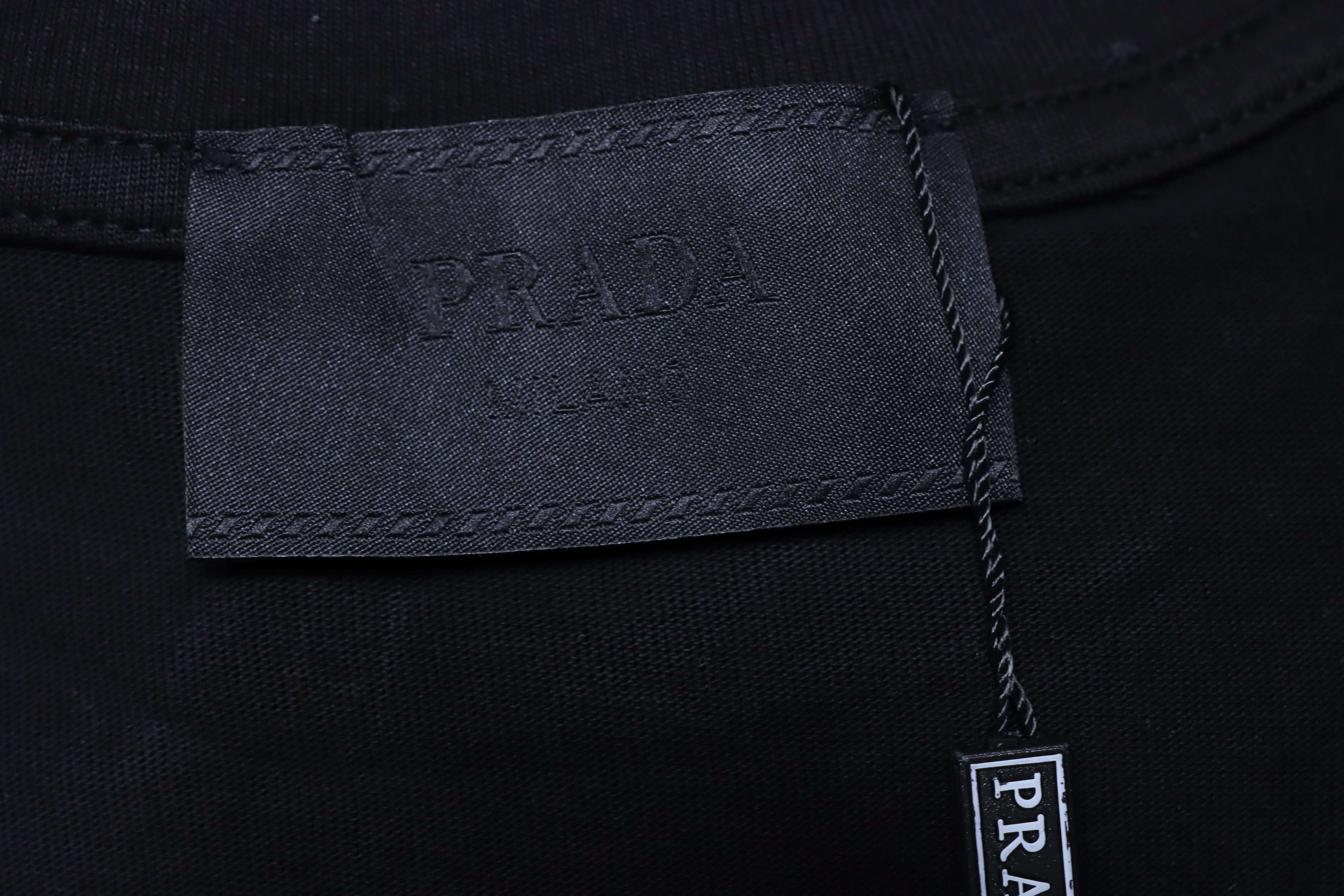  Prada Pocket Appliqué T-Shirt-DC2