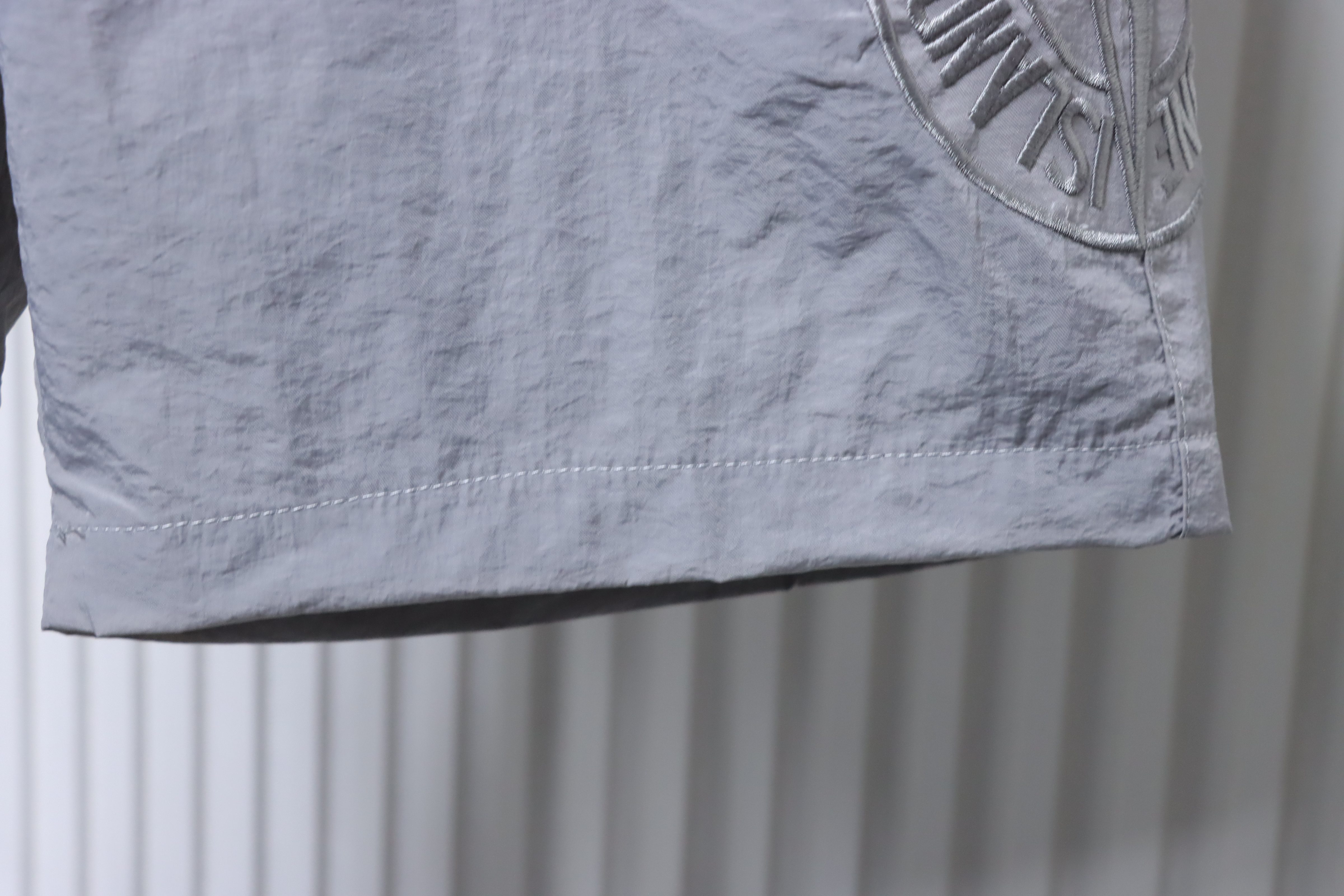     Stone Island Classic Cargo Shorts 01
