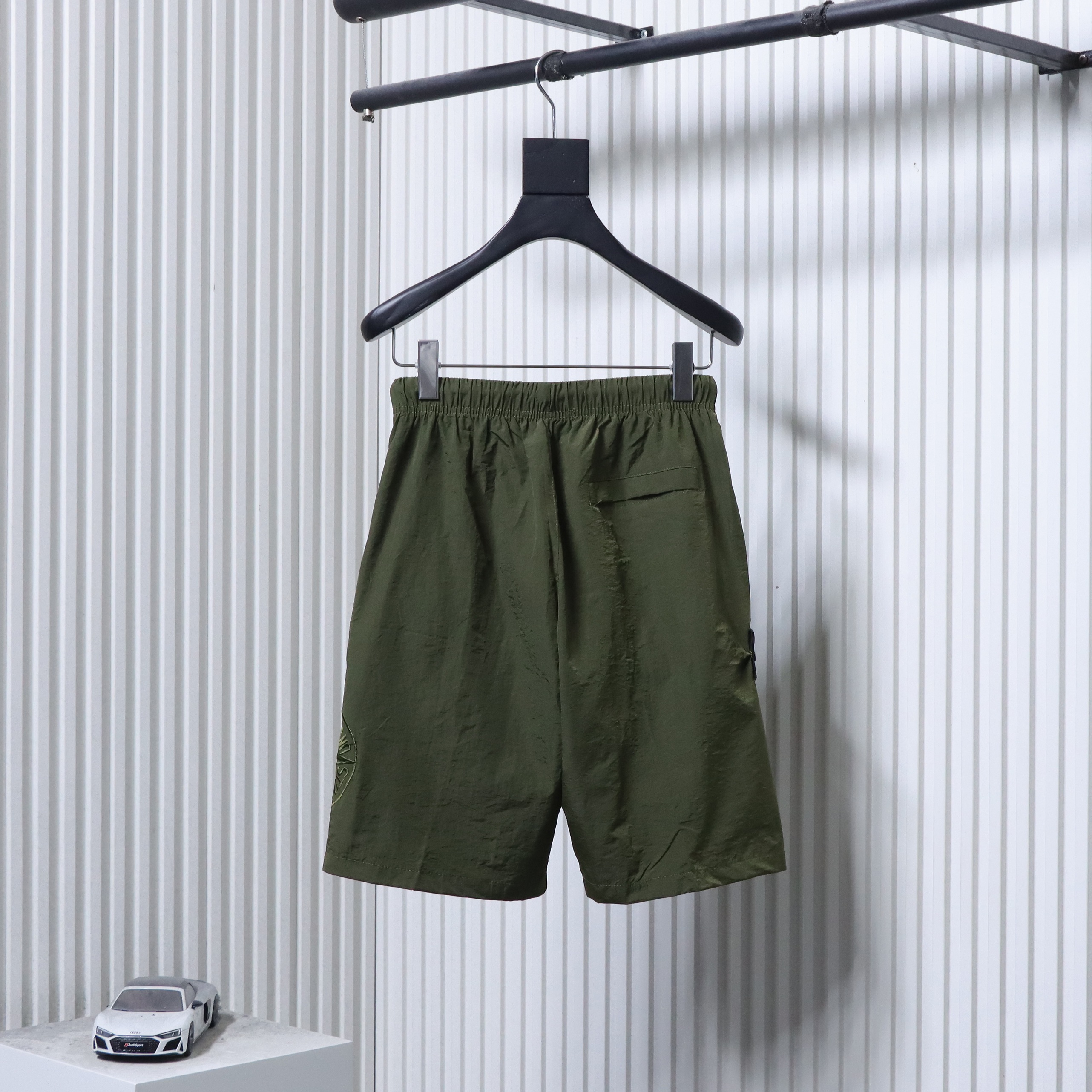     Stone Island Classic Cargo Shorts 02