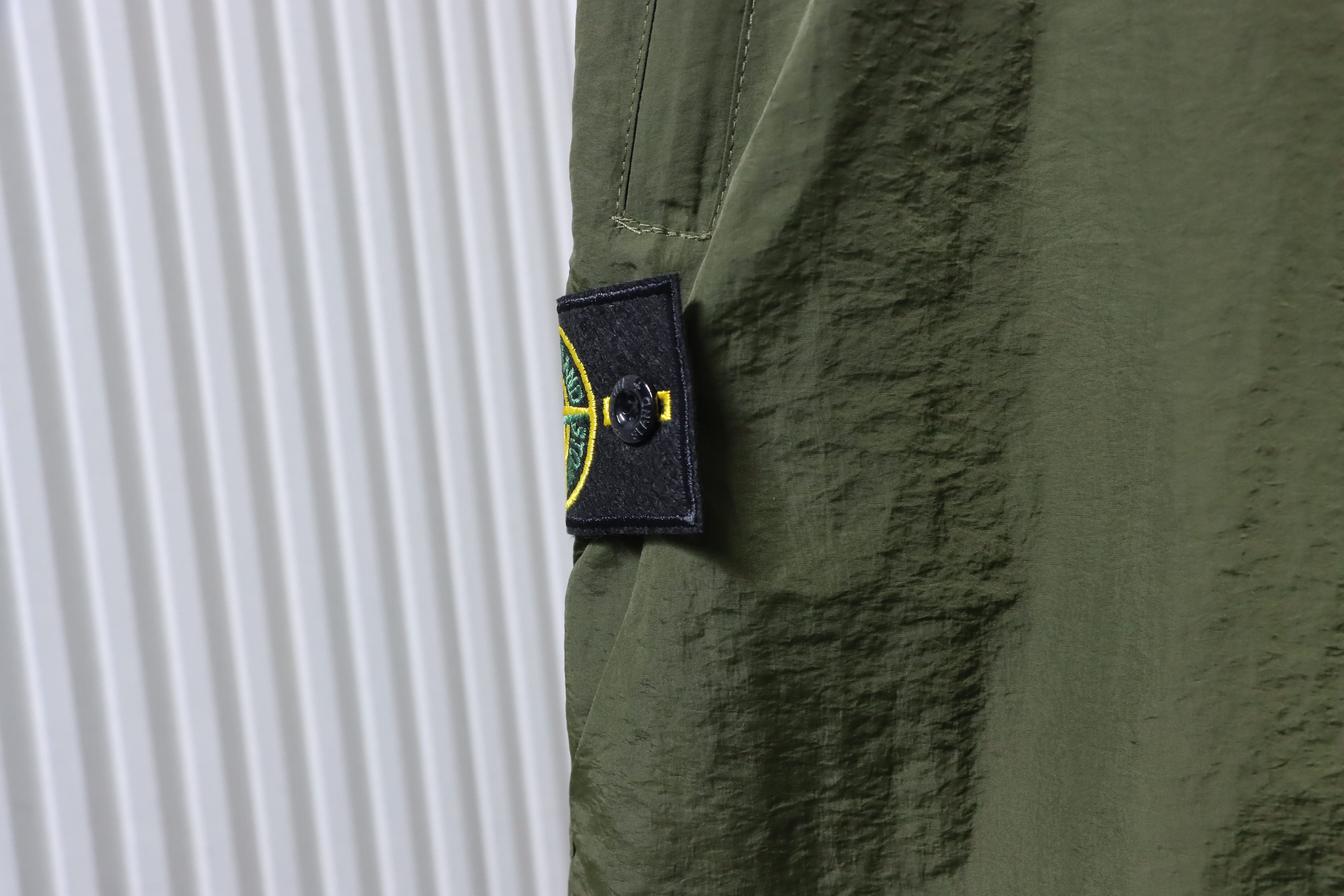    Stone Island Classic Cargo Shorts 02