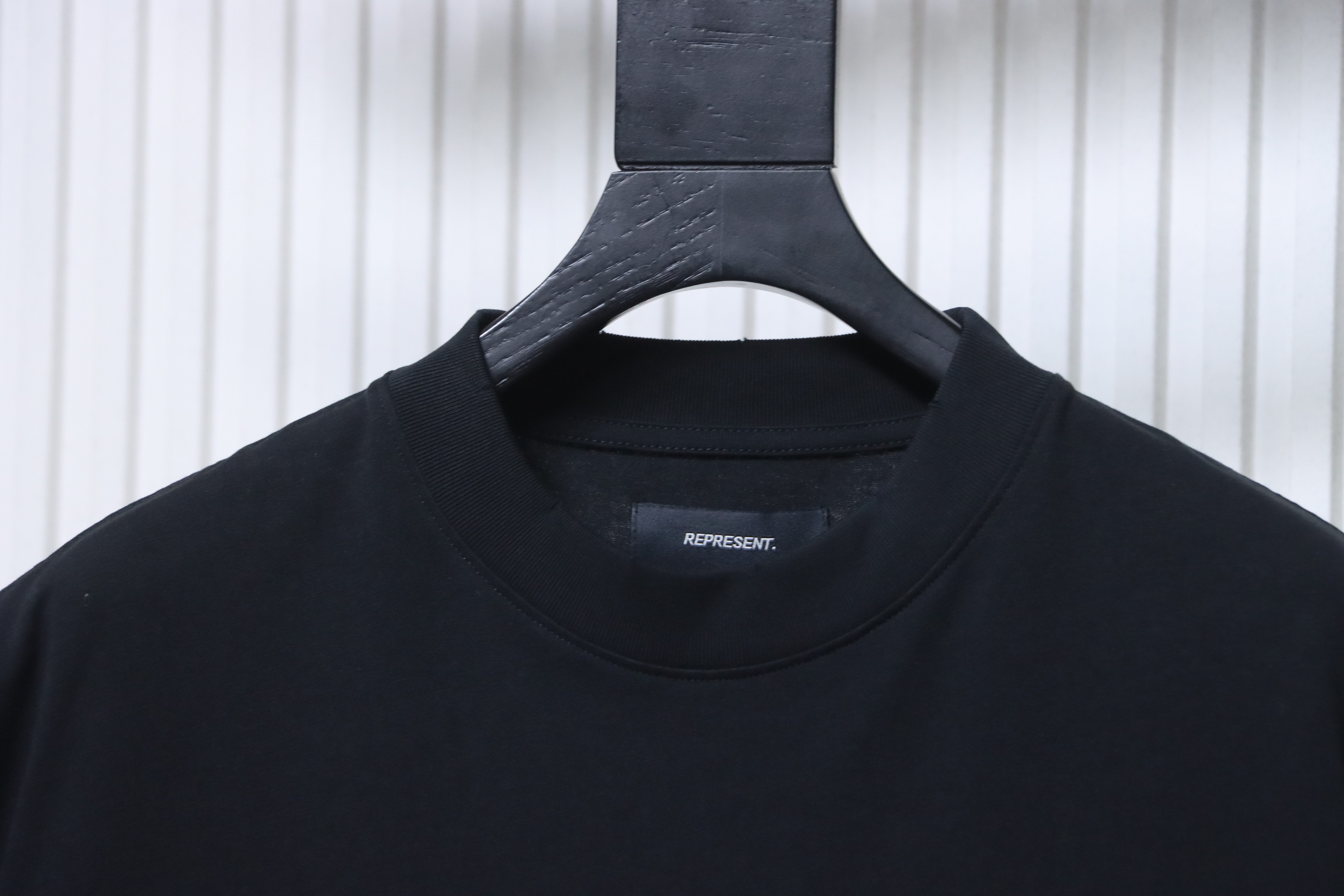 Top Quality Represent Only The Strong Survive Shark T-Shirt Vintage Black
