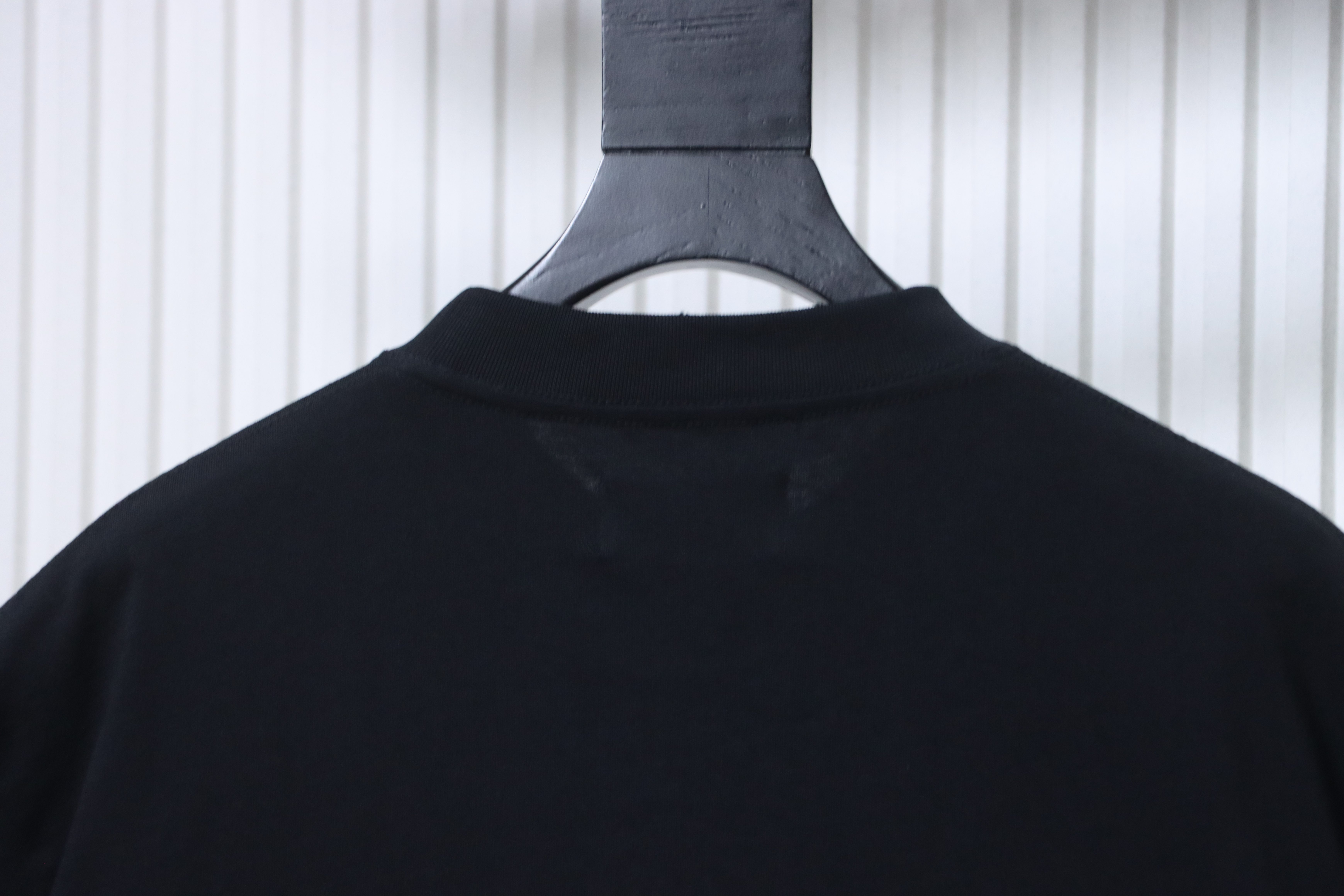 Top Quality Represent Only The Strong Survive Shark T-Shirt Vintage Black