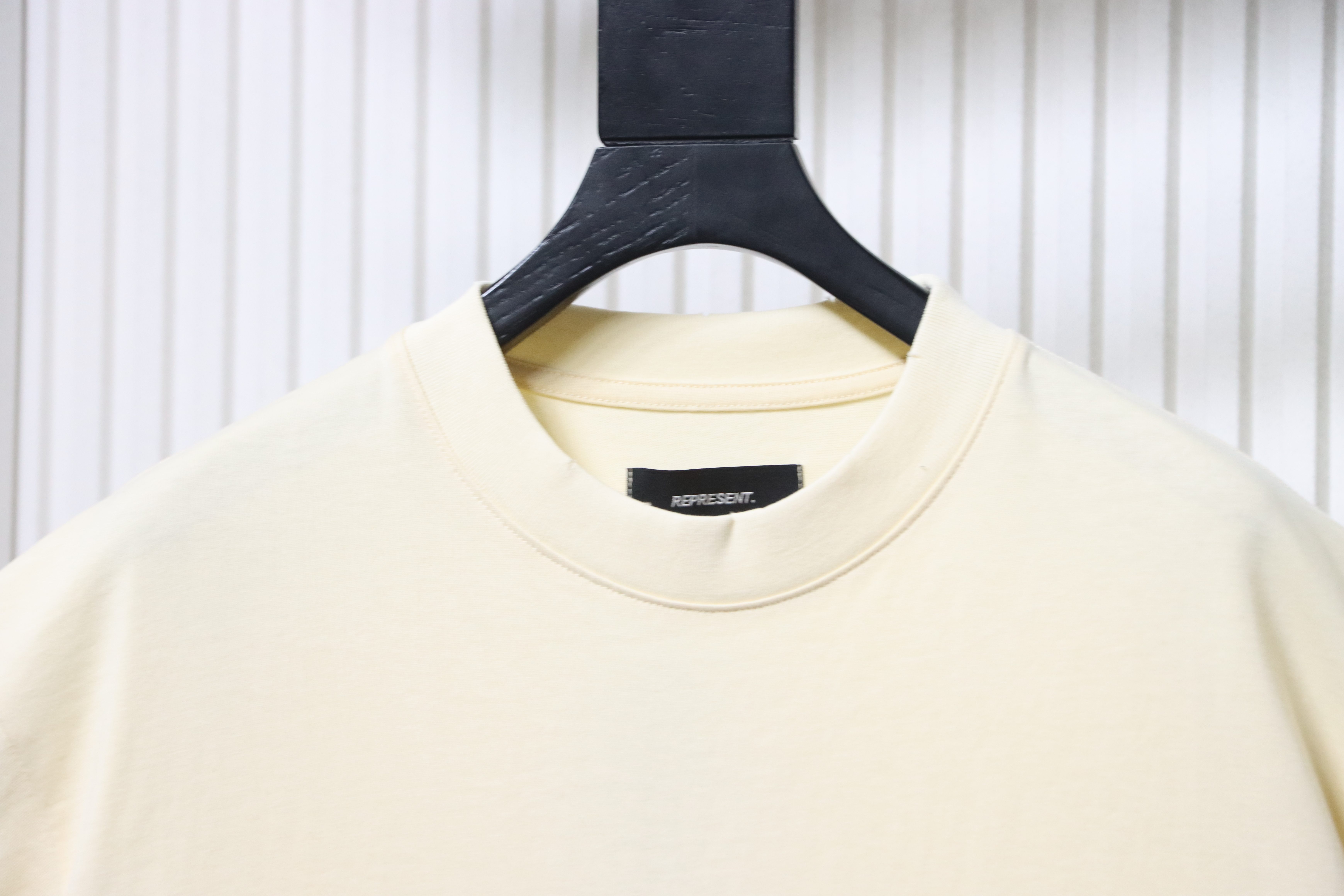 Top Quality Represent Only The Strong Survive Shark T-Shirt Vintage White