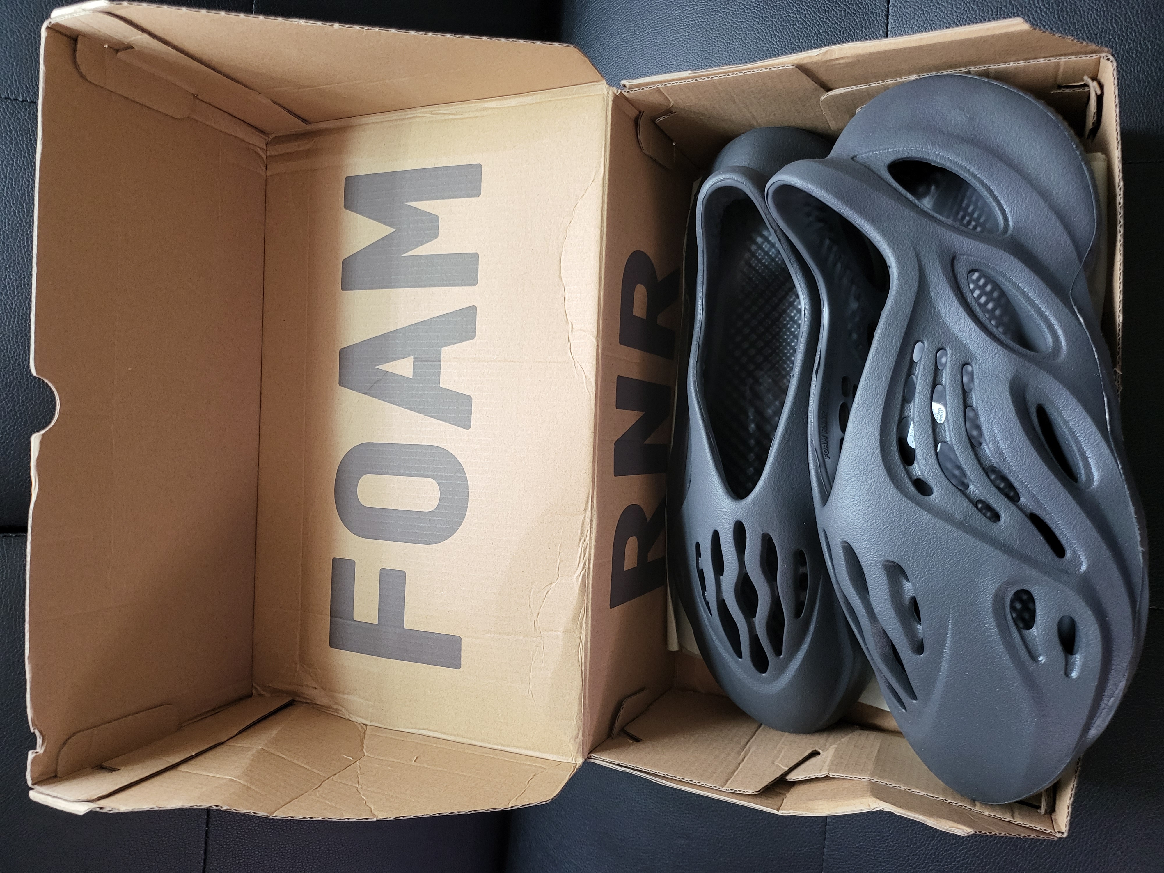 Pkgod adidas Yeezy Foam RNNR Onyx review Joshua