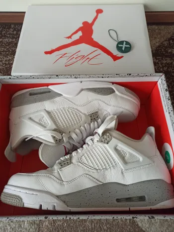  Pkgod Air Jordan 4 Retro White Oreo (2021)   review Robert 01
