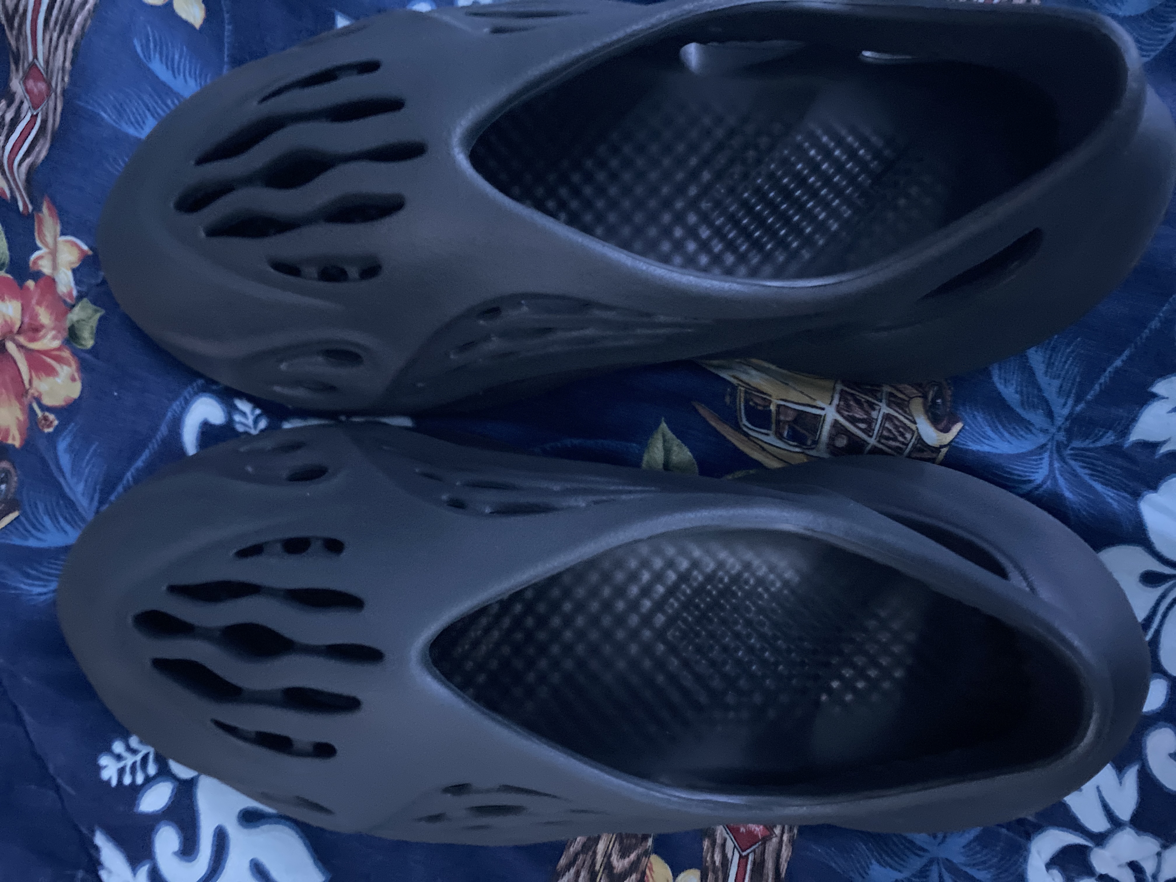 Pkgod adidas Yeezy Foam RNNR Onyx review Ben 01