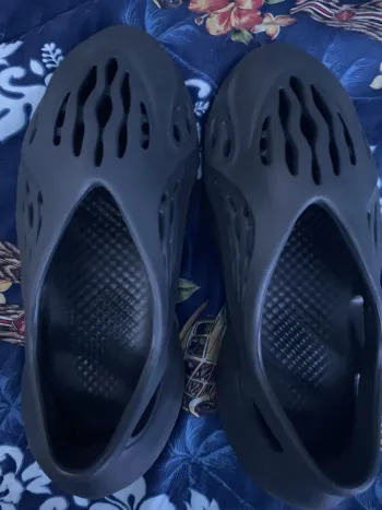 Pkgod adidas Yeezy Foam RNNR Onyx review Ben 01