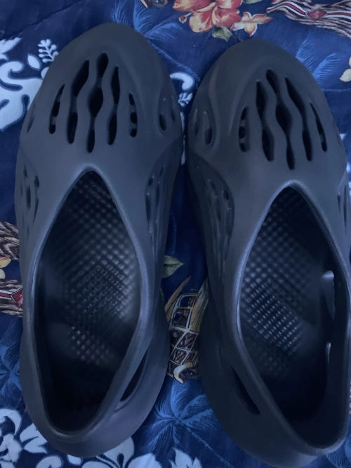    Pkgod adidas Yeezy Foam RNNR Onyx review 
