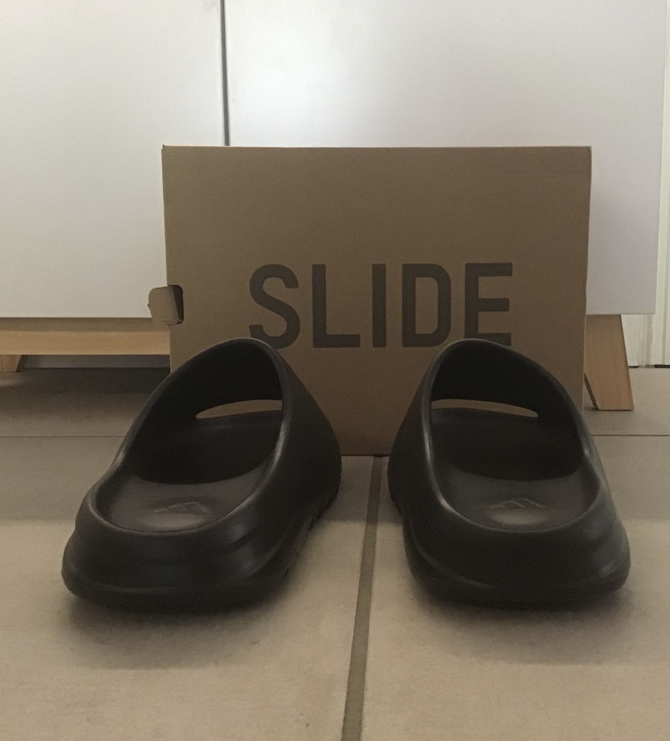  Pkgod adidas Yeezy Slide Onyx review Nassim 01