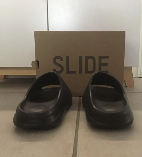 Pkgod adidas Yeezy Slide Onyx HQ6448 review 