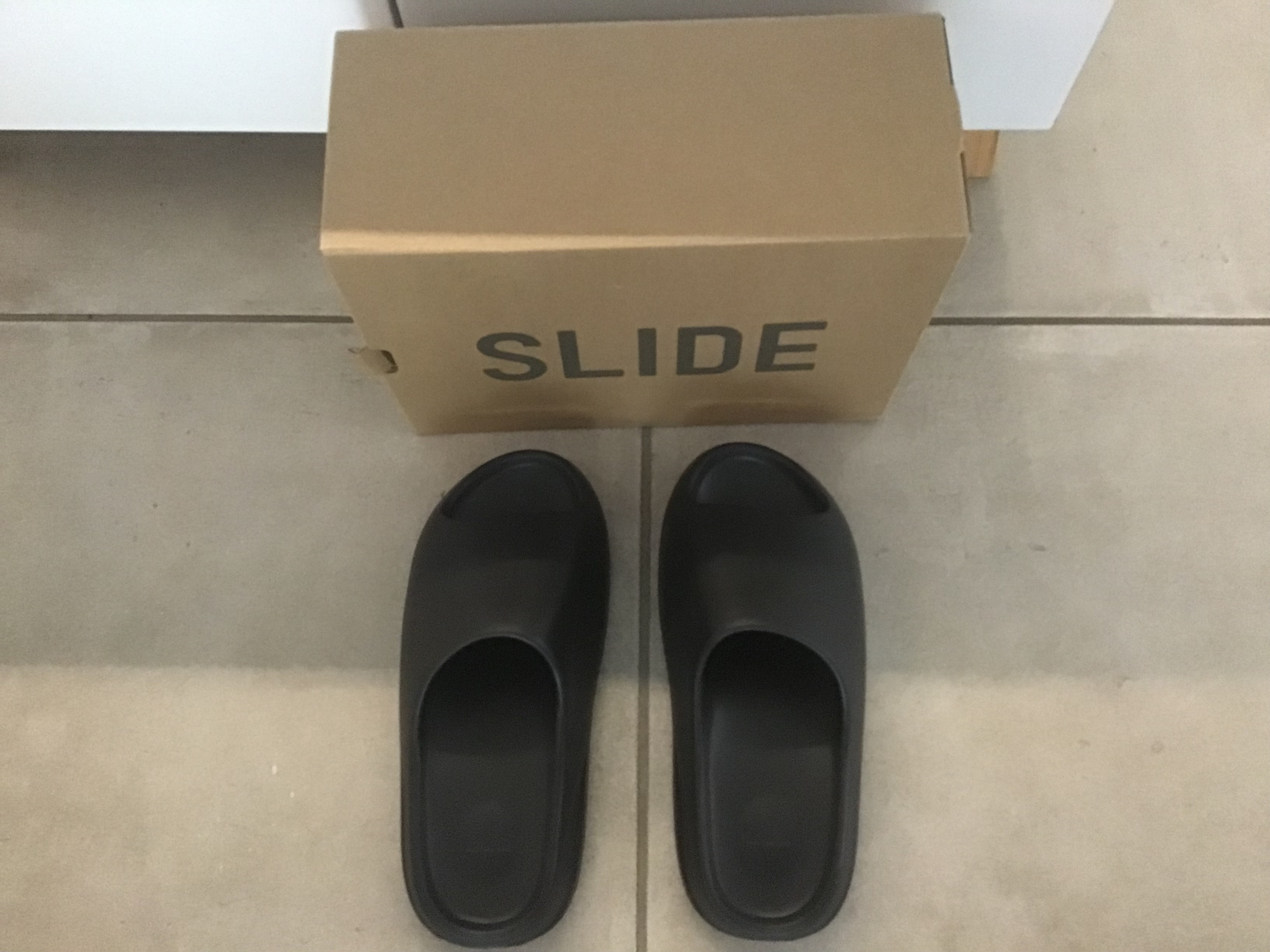  Pkgod adidas Yeezy Slide Onyx review Nassim 03