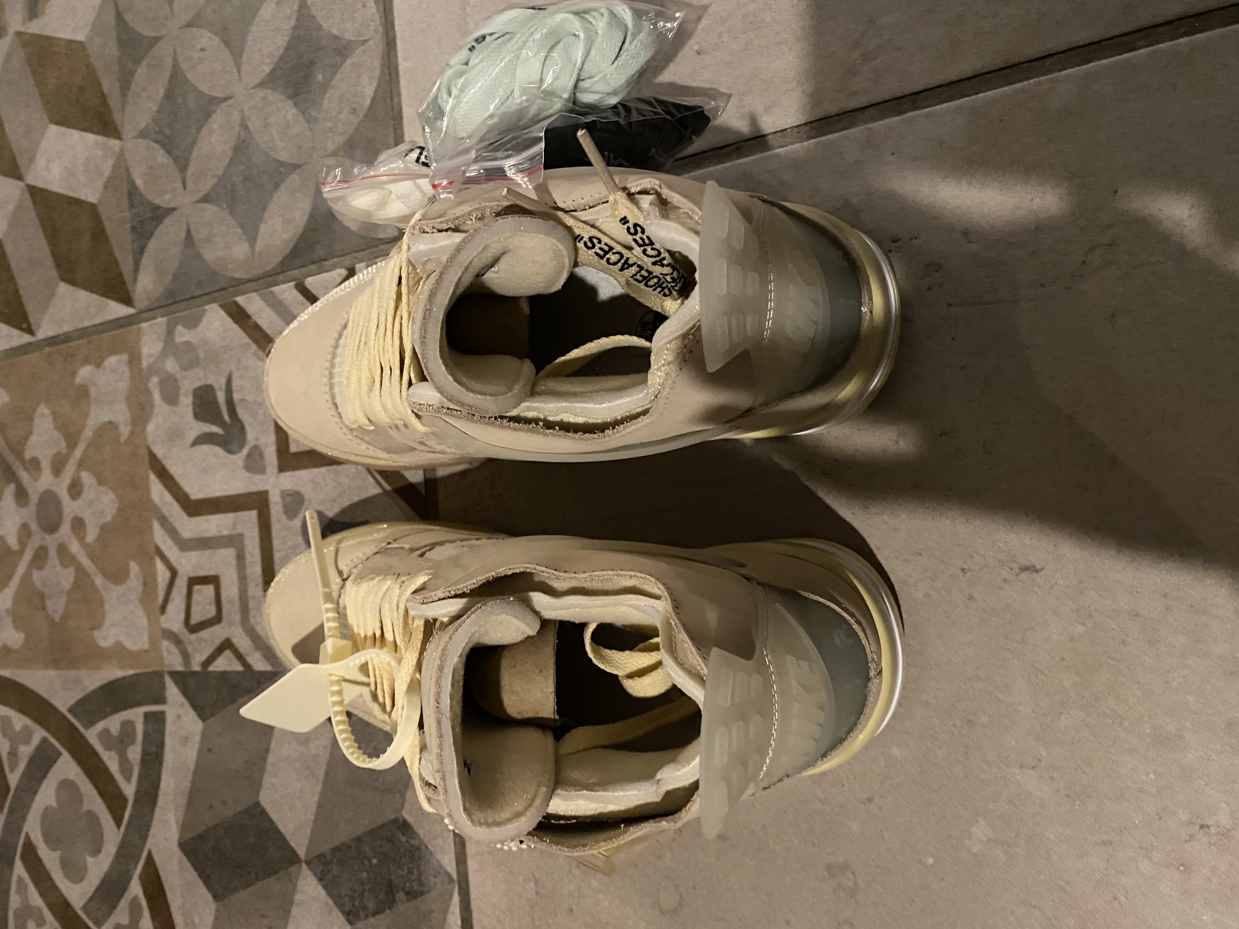  Pkgod  Air Jordan 4 Retro Off-White Sail   review Nassim 02