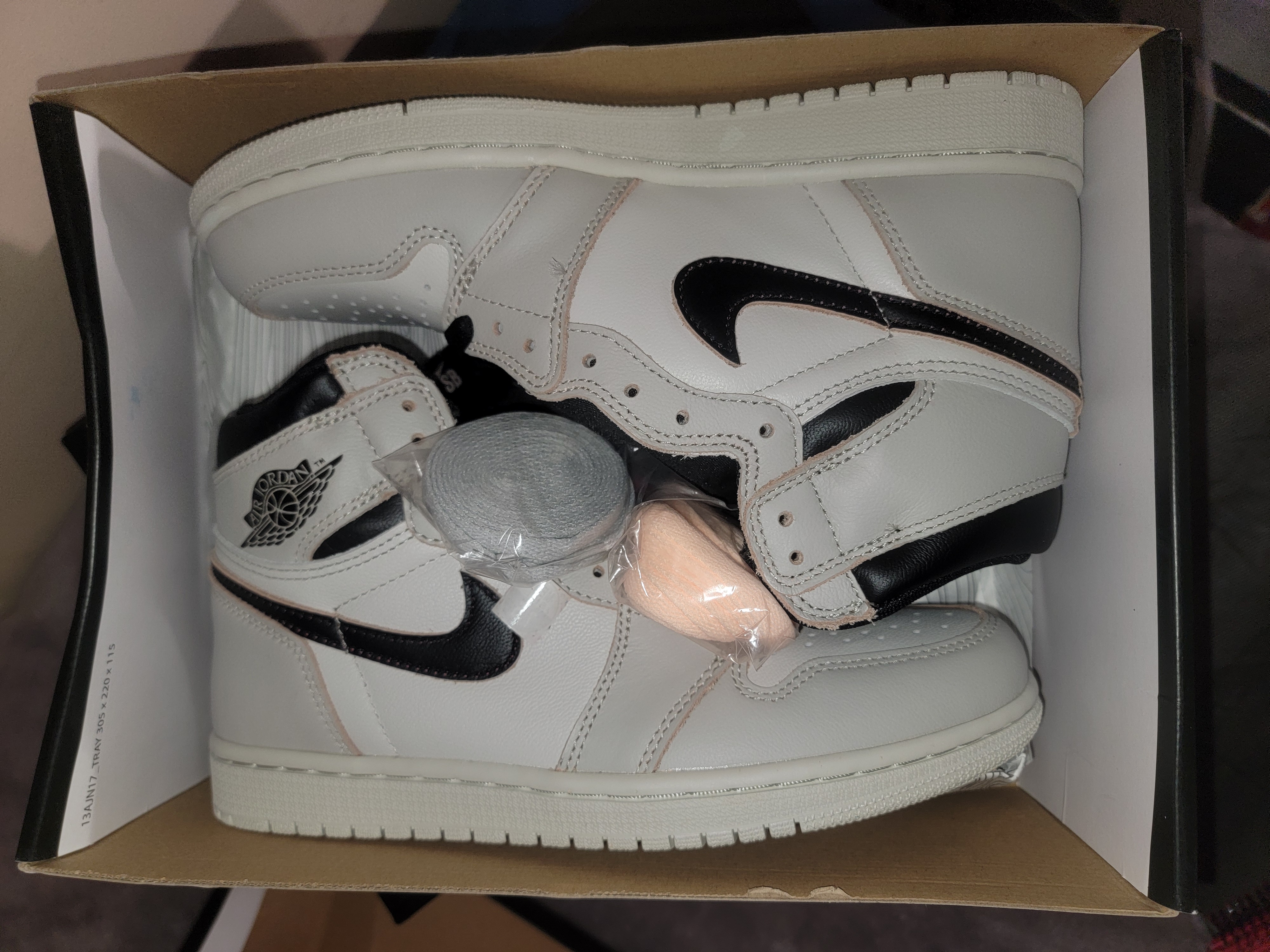     Pkgod  Air Jordan 1 Retro High OG Defiant SB NYC to Paris review Manny