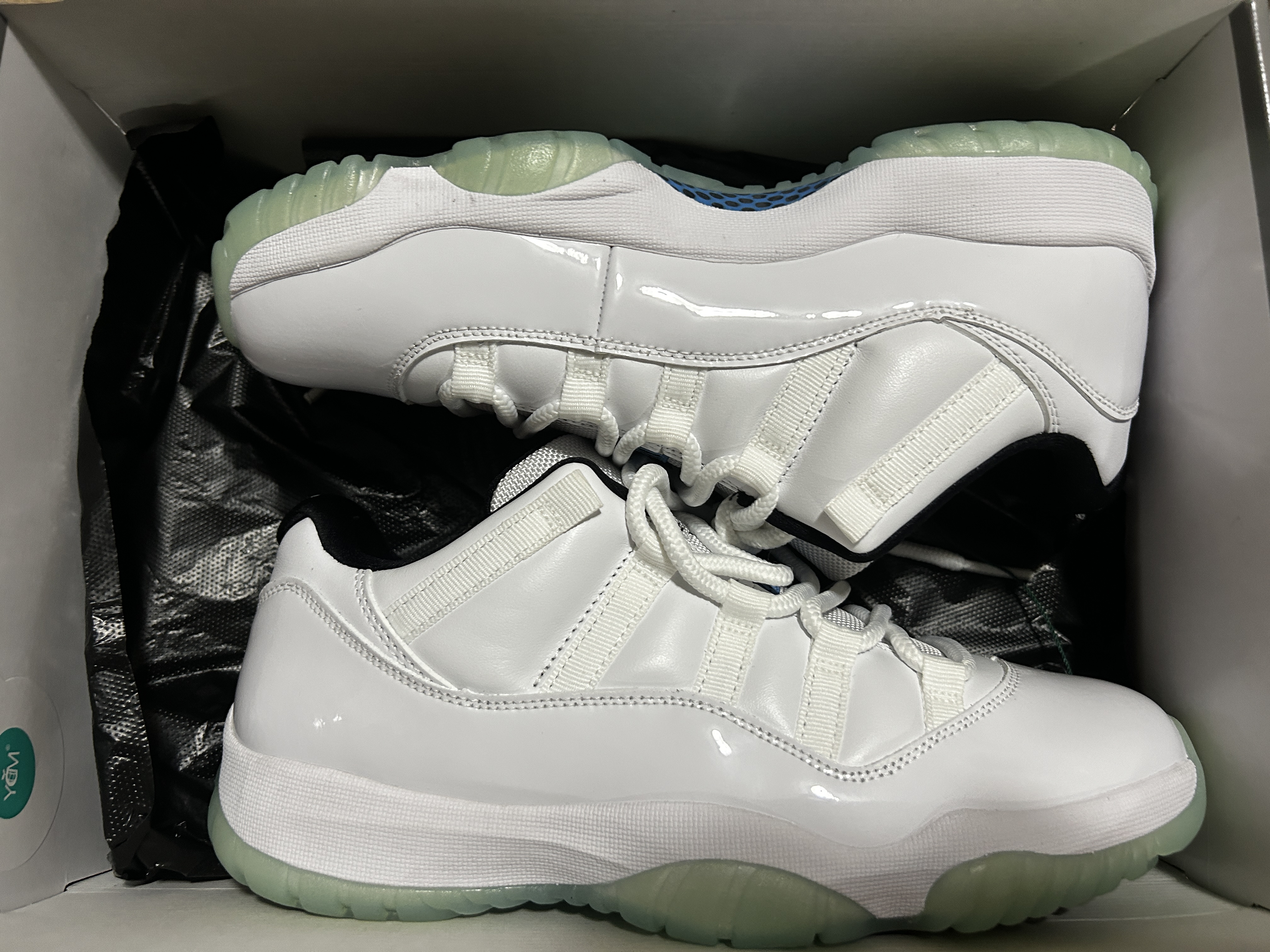     Pkgod Air Jordan 11 Retro Low Legend Blue review Dj