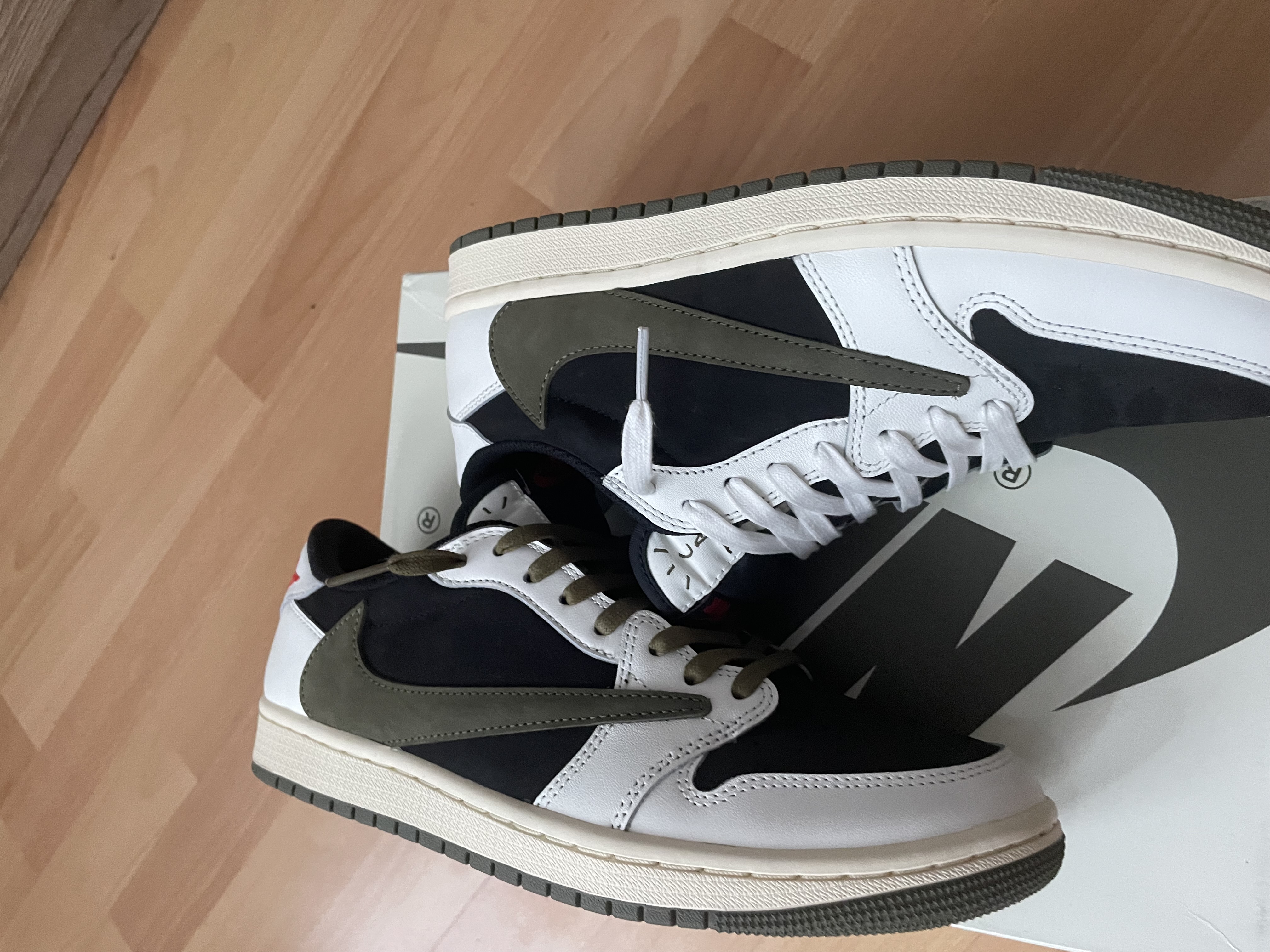  Pkgod Air Jordan 1 Retro Low OG SP Travis Scott Olive review Raul 01