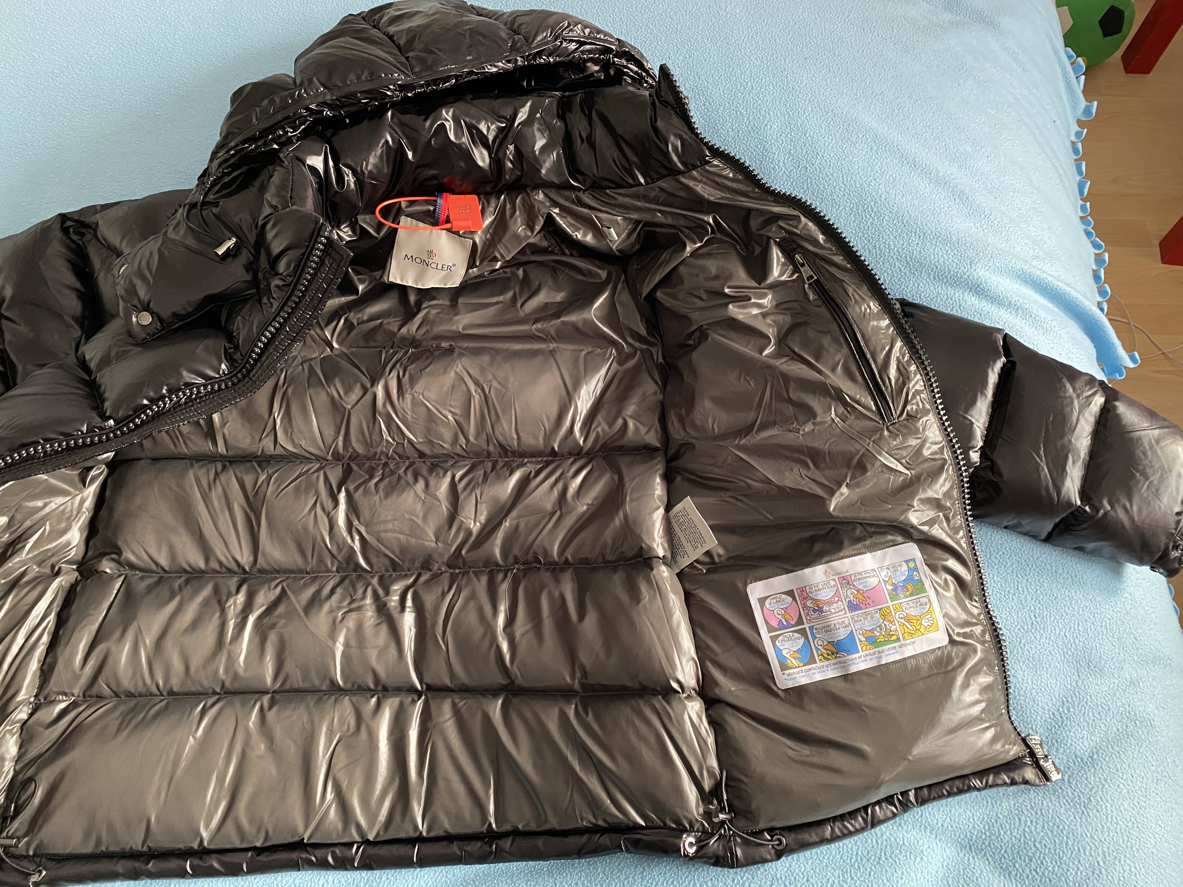 Top Quality Moncler Jacket Black(NFC)  review Oliver Szolc 02