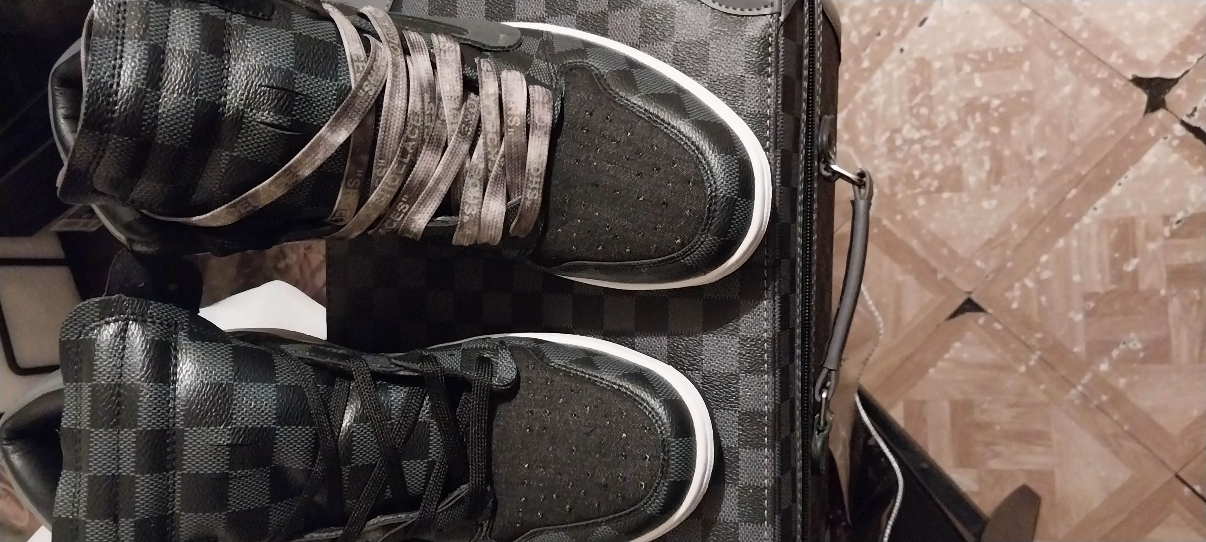    Pkgod  liv X Air Jordan 1 High Grey review Lv air jordan1 01