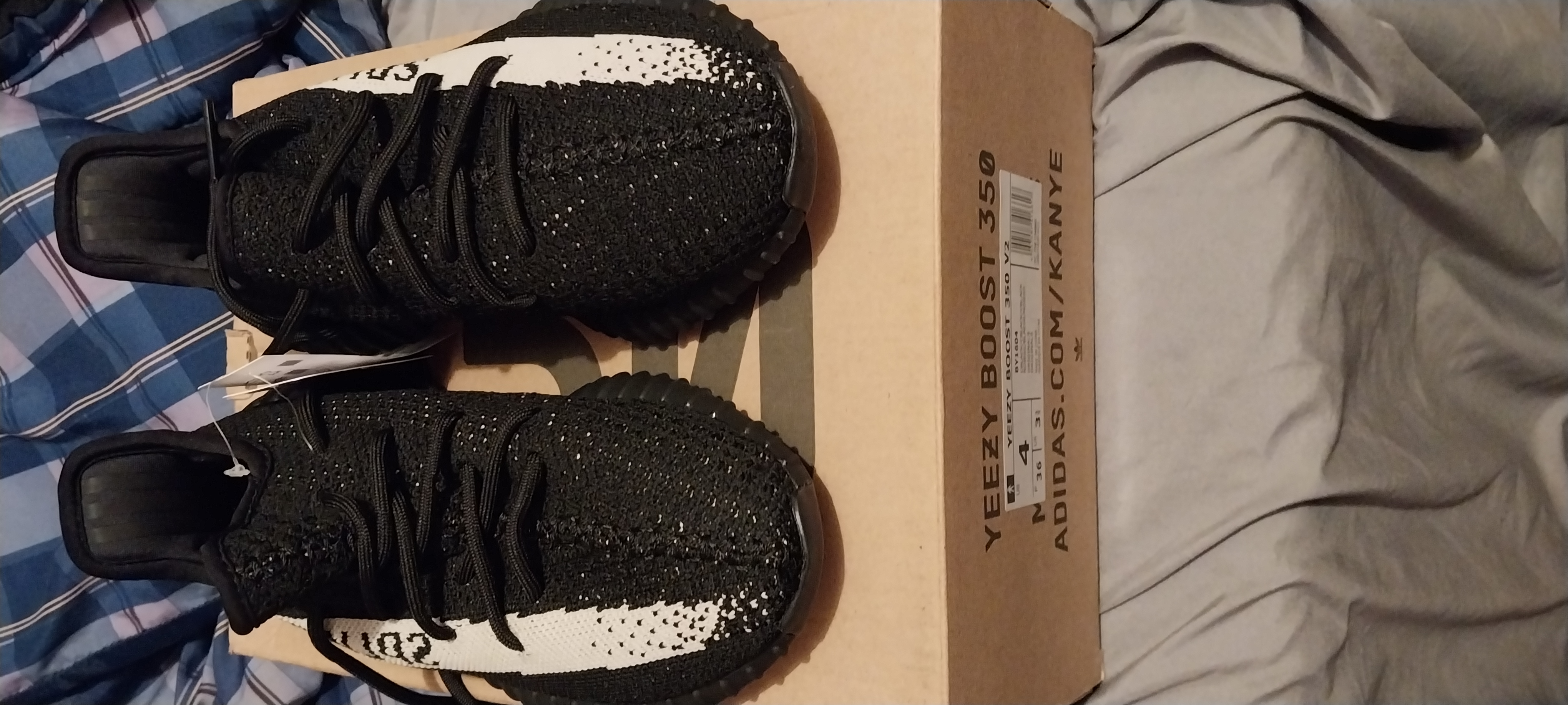 Pkgod Adidas Yeezy Boost 350 V2 Core Black White review Yezzy
