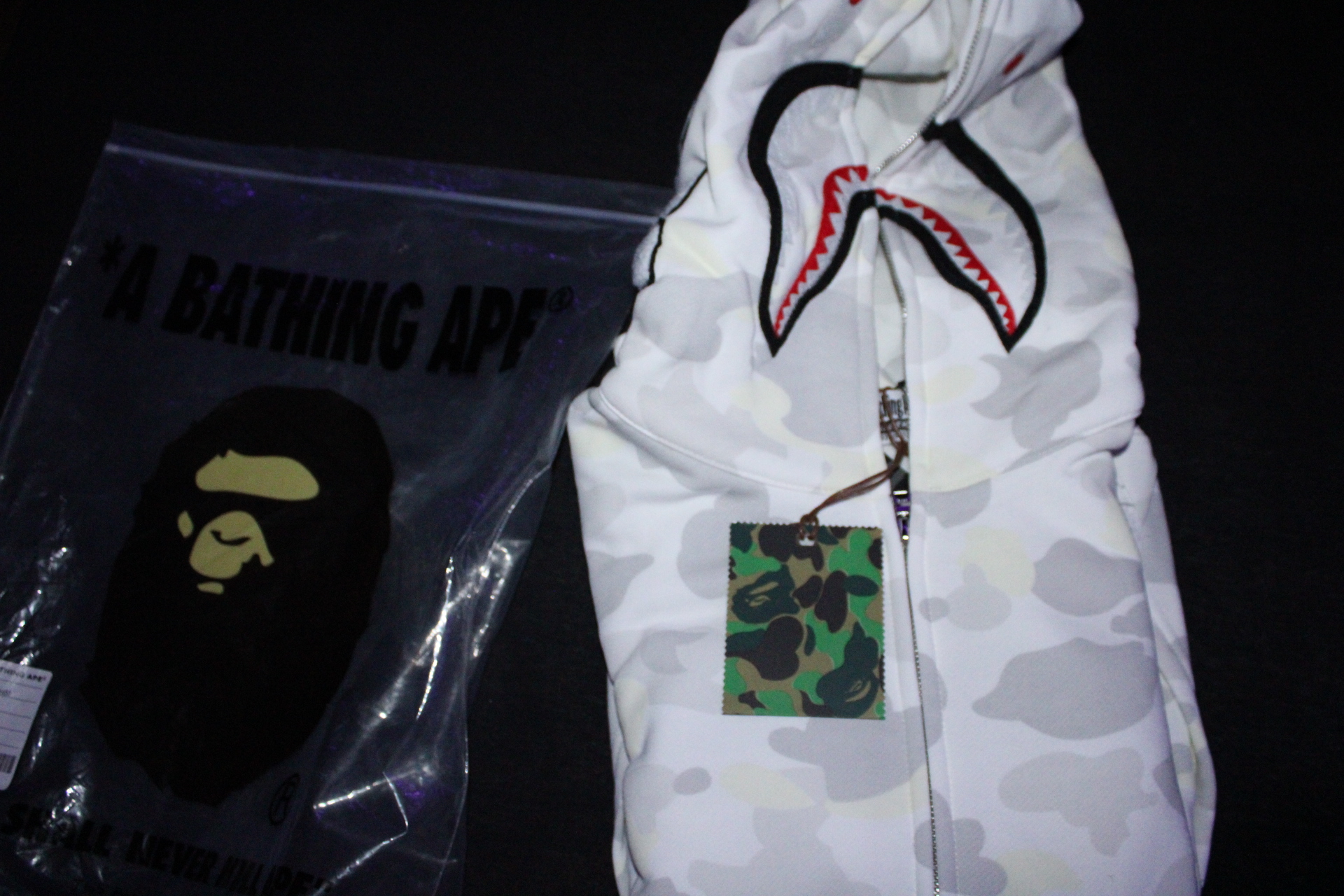 BAPE City Camo Shark WGM Full-Zip Hoodie Black（Glow） review 0