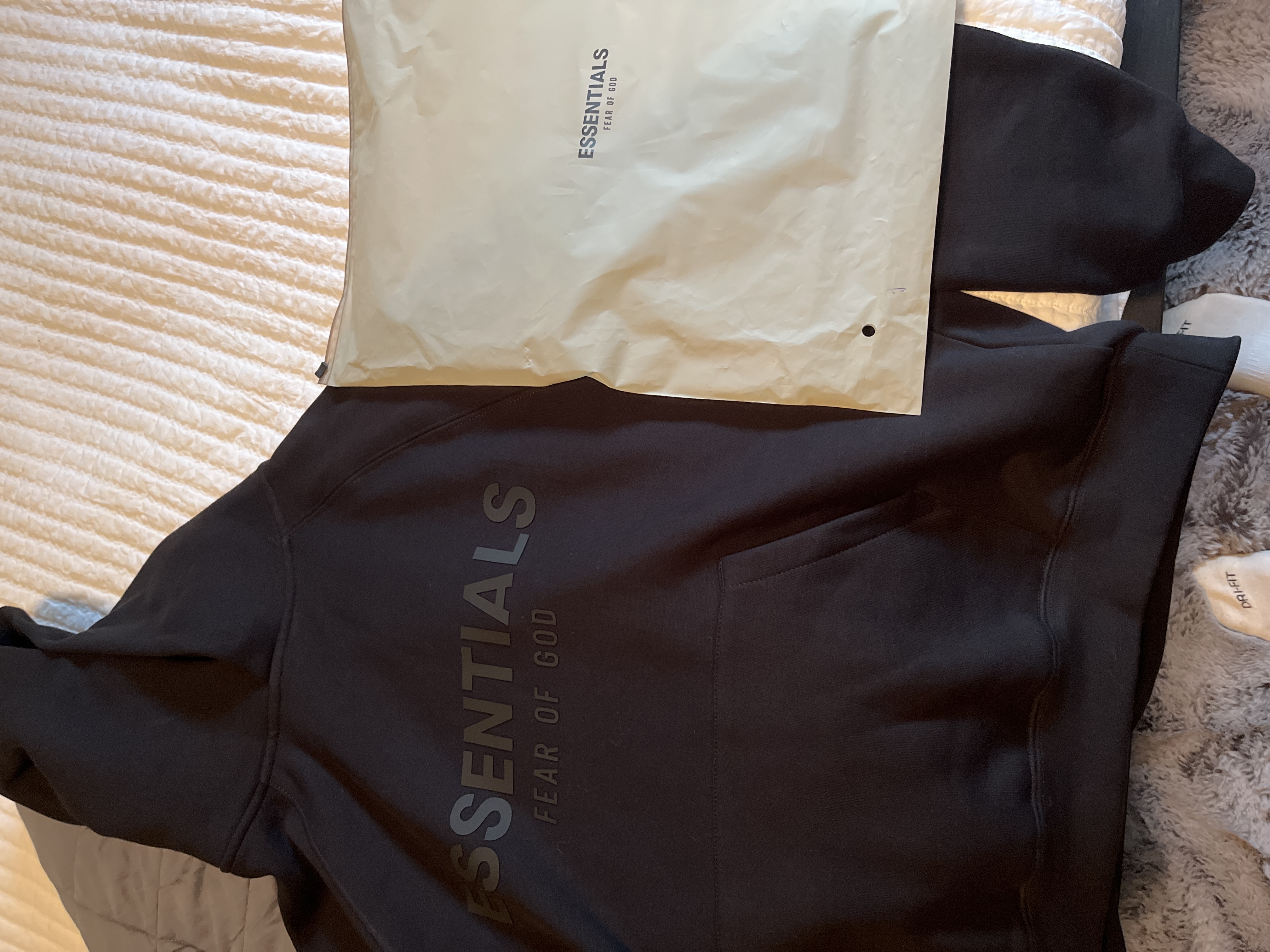     Fear Of God Essentials Hoodie Black  review 0
