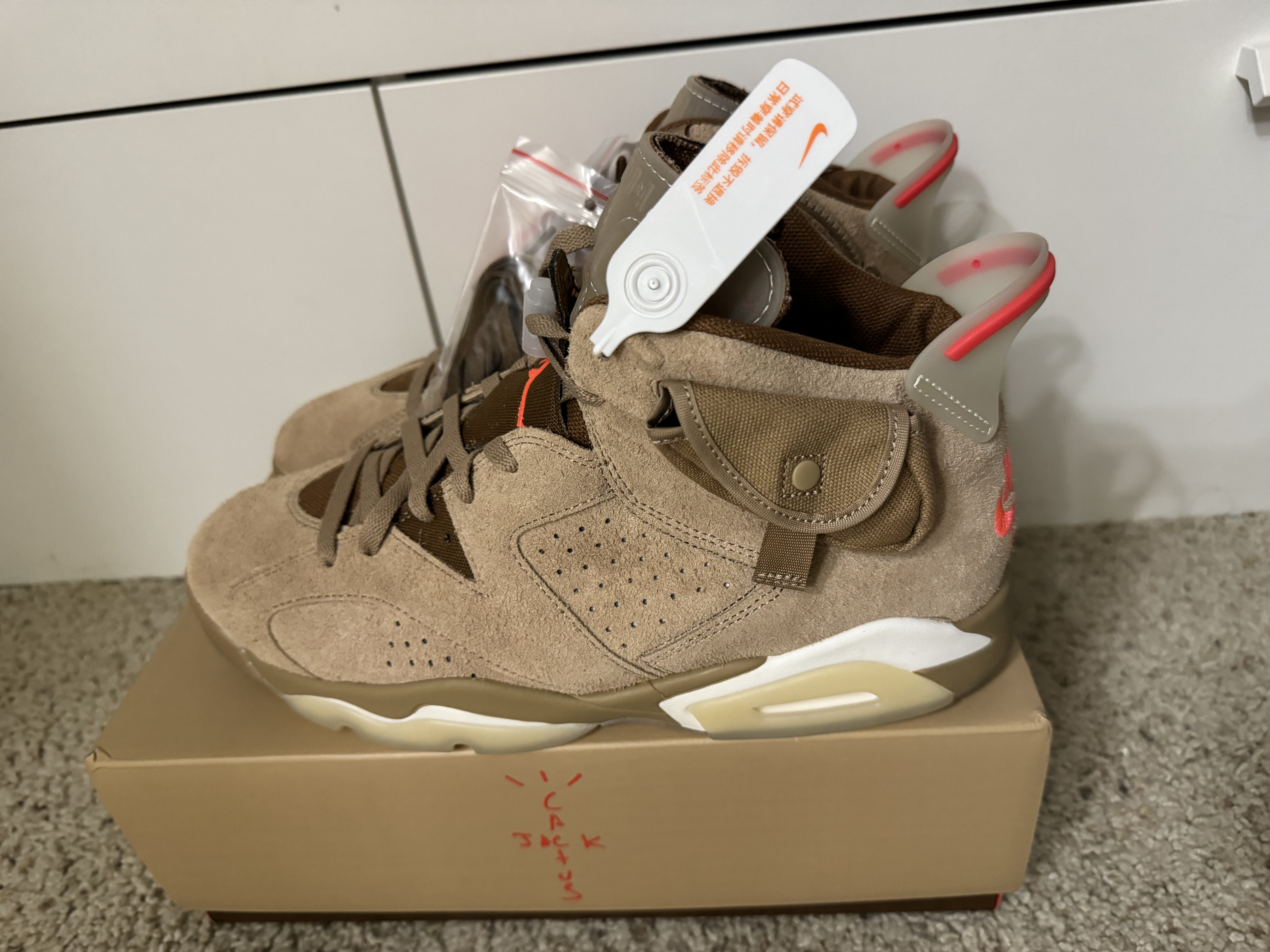     Pkgod Air Jordan 6 Retro Travis Scott British Khaki review Miguel Cerda 01