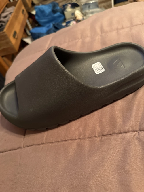     Pkgod adidas Yeezy Slide Black review 