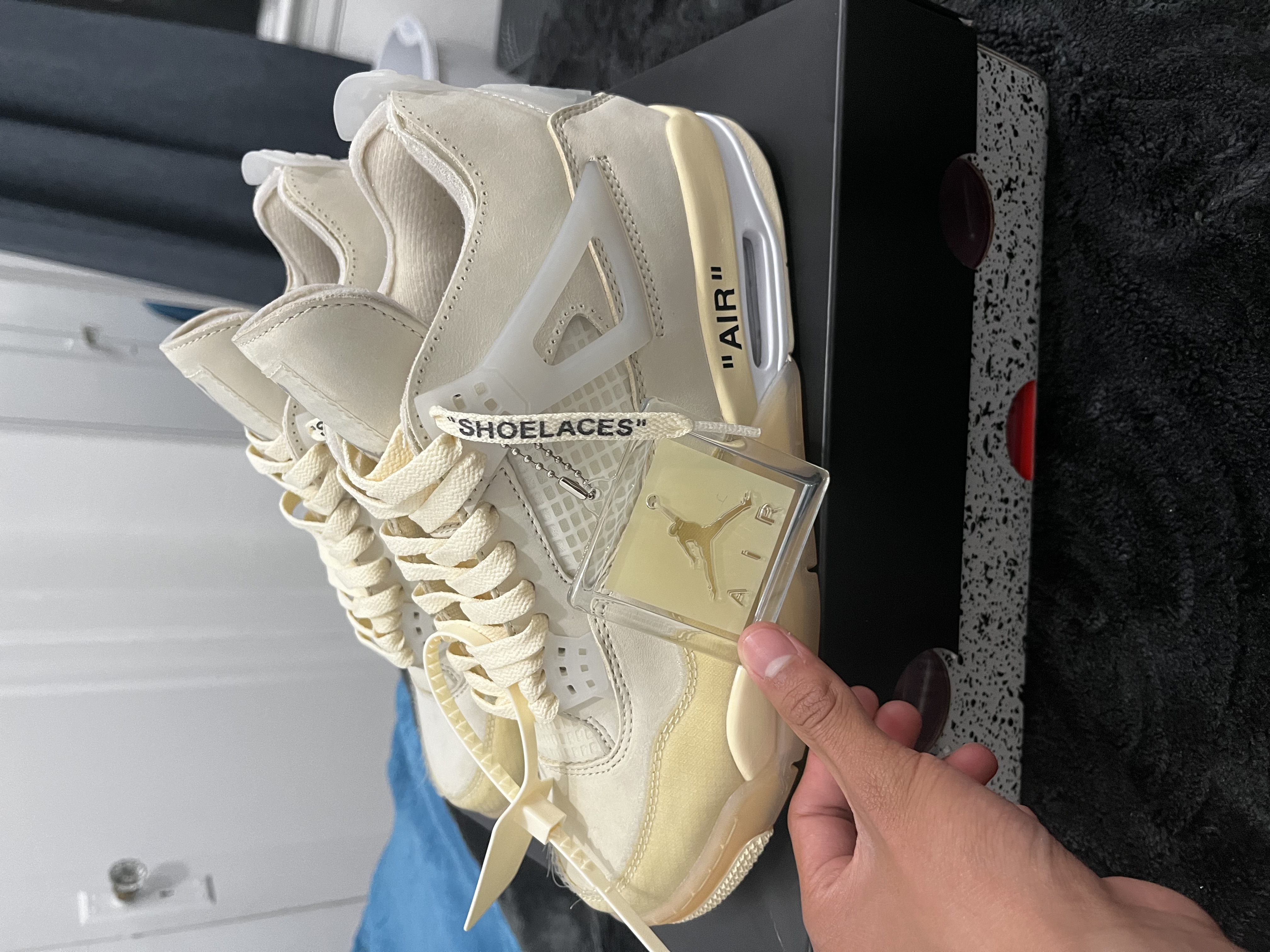  Pkgod  Air Jordan 4 Retro Off-White Sail   review Ovidio 03