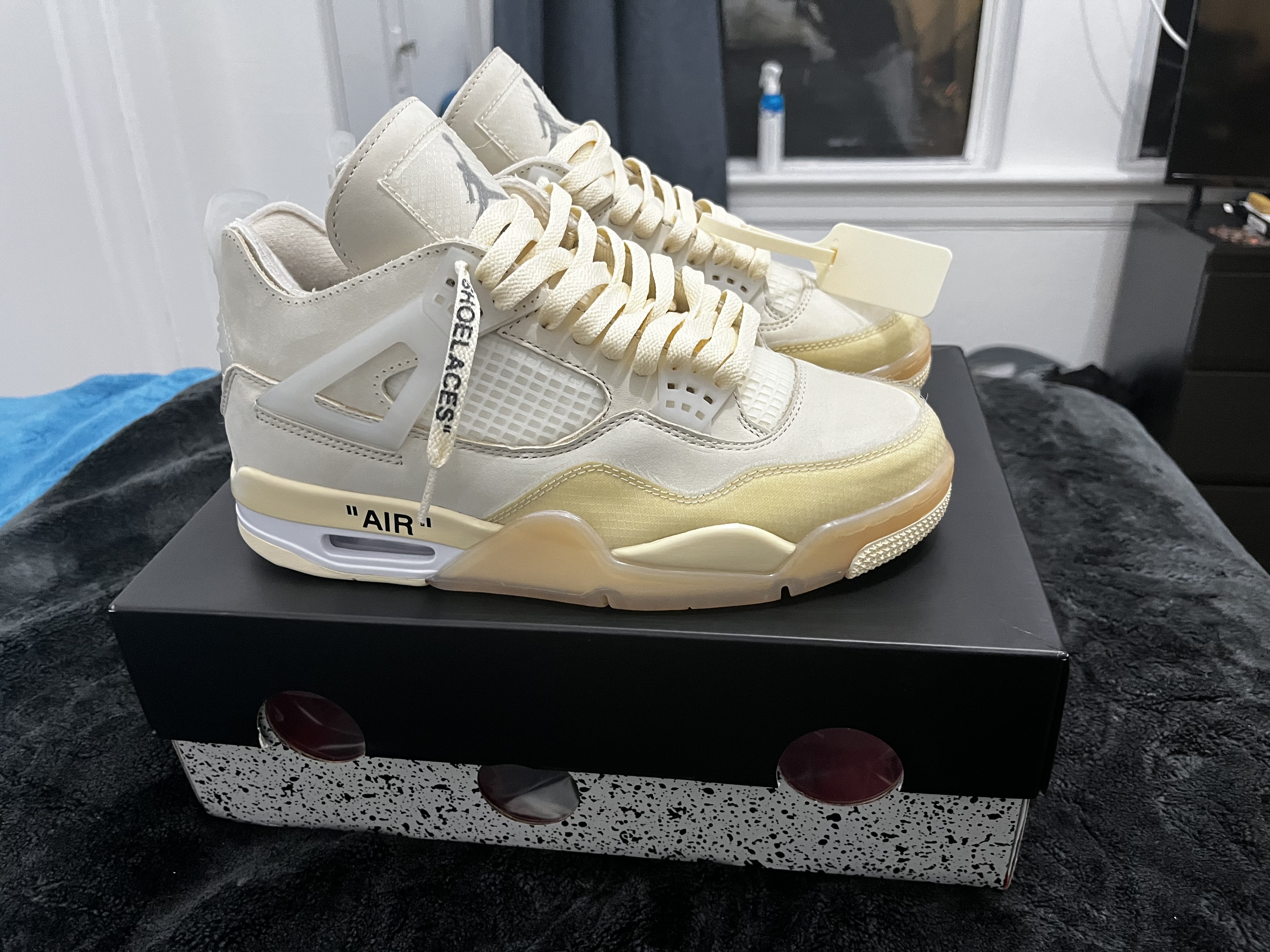  Pkgod  Air Jordan 4 Retro Off-White Sail   review Ovidio 04