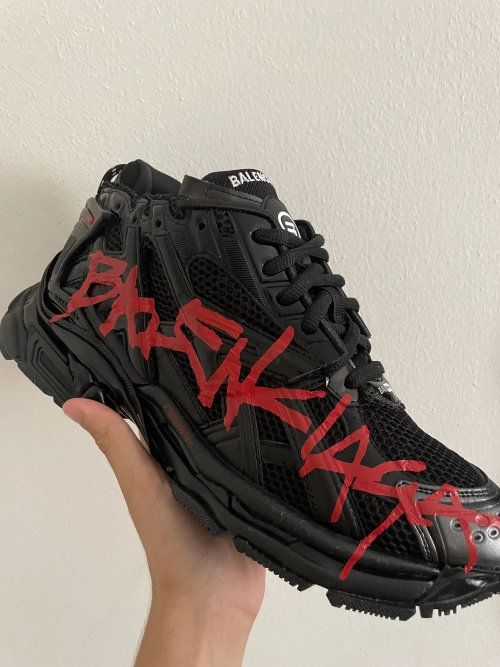    Balenciaga Runner Black And Red Characters 677402 W3RB1 0102  review 