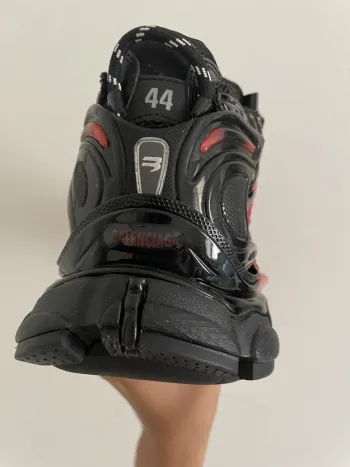 Balenciaga Runner Black And Red Characters 677402 W3RB1 0102  review Bolognafanpage1909 02