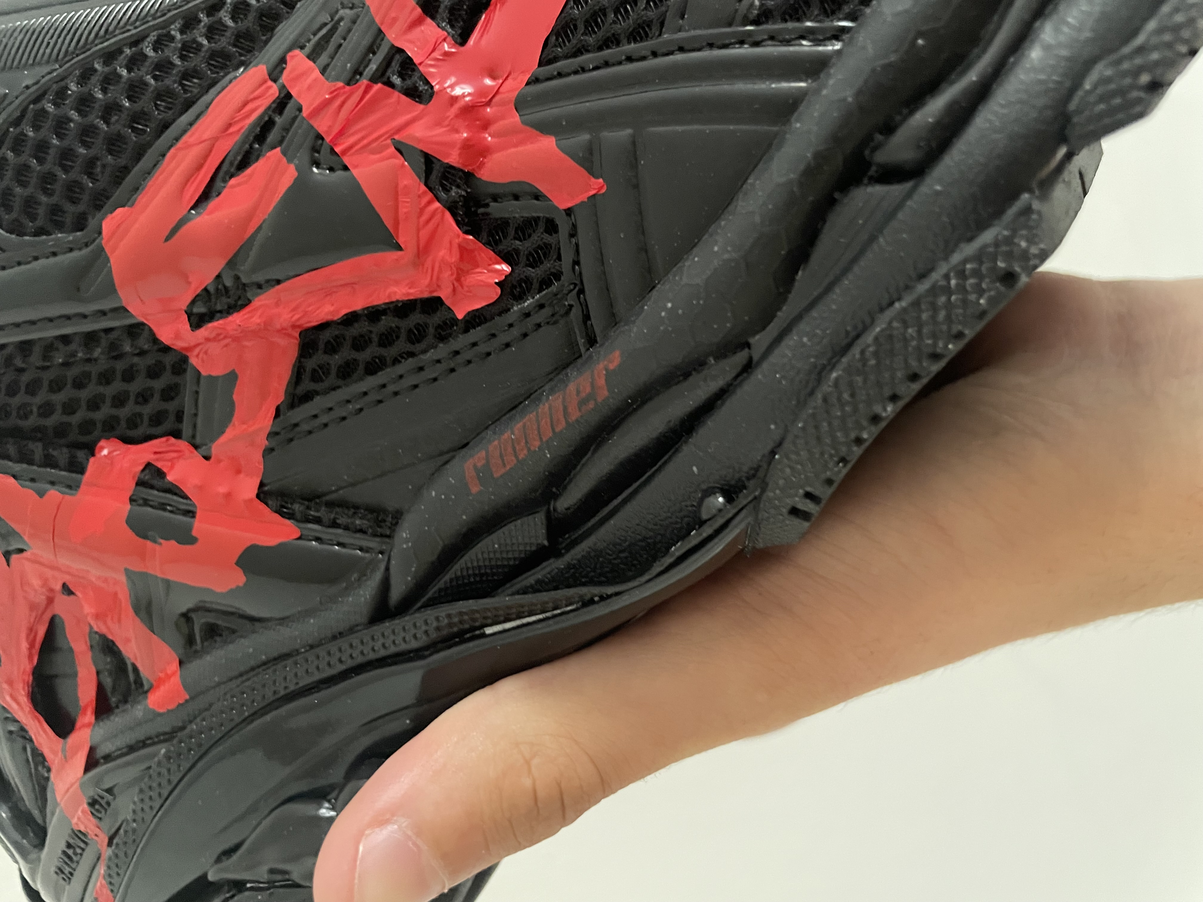 Balenciaga Runner Black And Red Characters 677402 W3RB1 0102  review Bolognafanpage1909 04