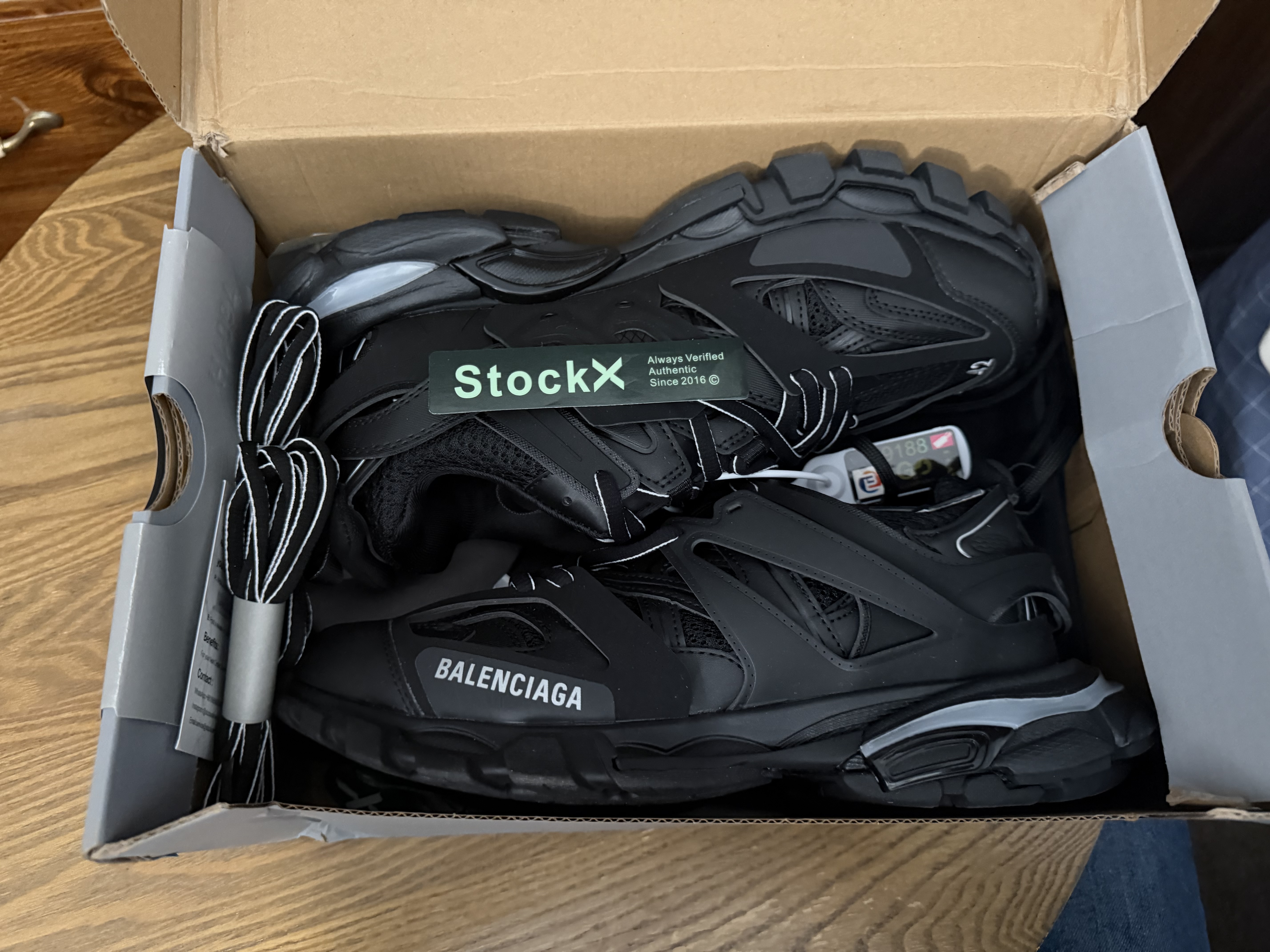 Pkgod Balenciaga Track Tess S.Black(With Light) review Alexander 02