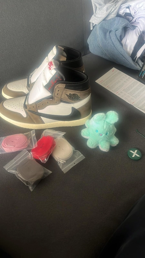    XP Factory Sneakers & Air Jordan 1 High Travis Scott CD4487-100 review 