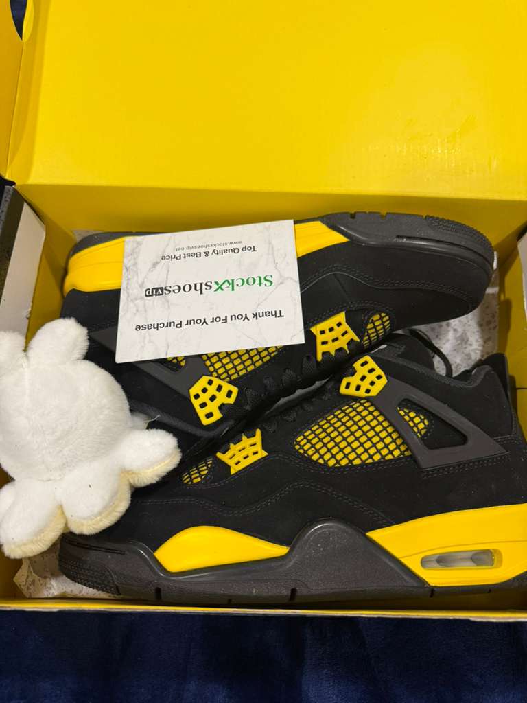 Pkgod Jordan 4 Retro Thunder review 0