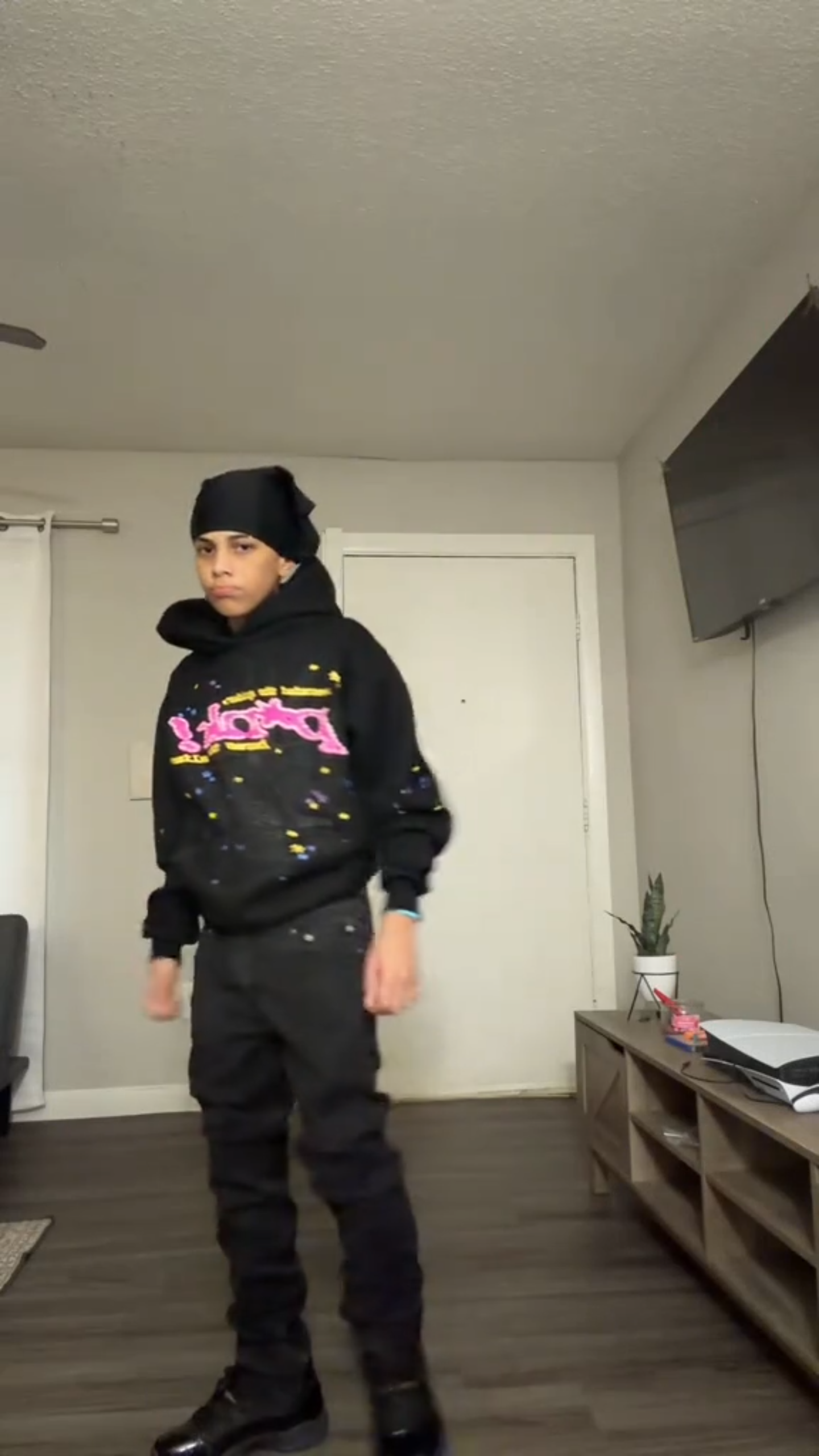     Sp5der P*nk Hoodie Black 2406-1FW210106PH-BLAC review Ethan M 05