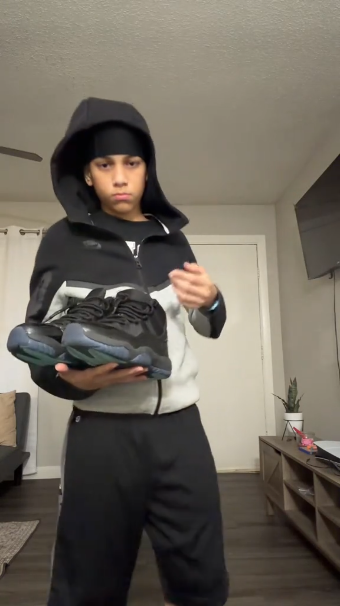 Pkgod Jordan 11 Retro Cap and Gown 378037-005 review 0